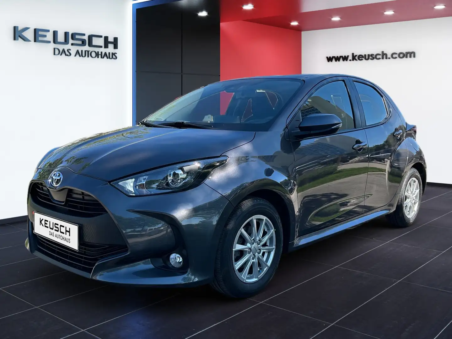 Toyota Yaris Yaris 1,0 Active Schwarz - 2