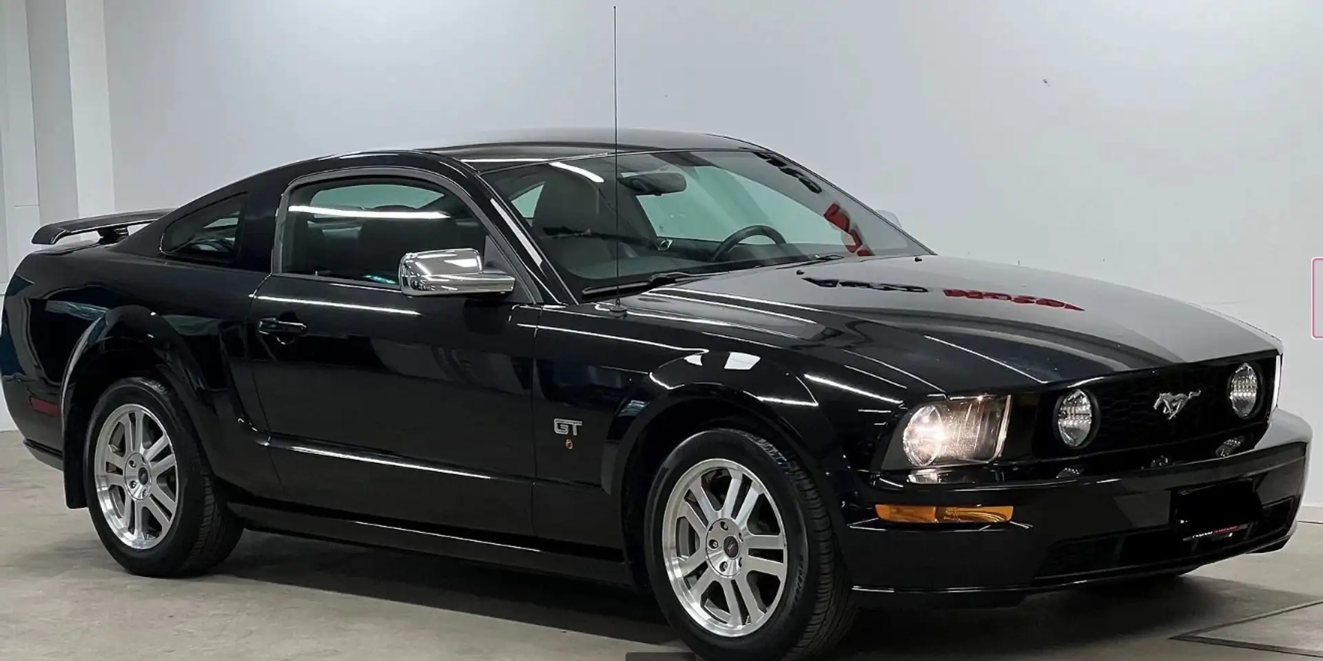Ford Mustang GT 4.6 V8 Schwarz - 1