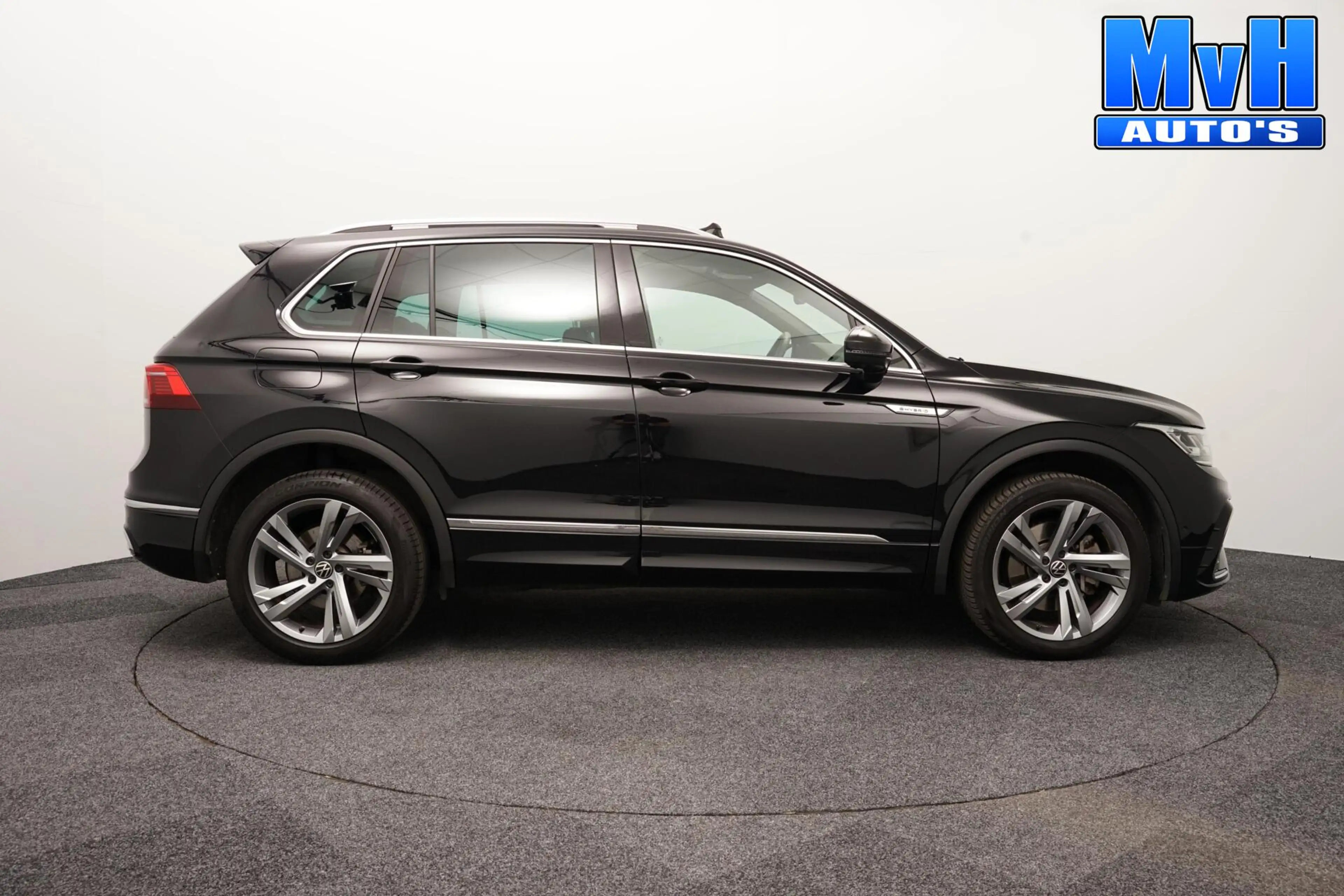 Volkswagen Tiguan 1.4 TSI PHEV R-Line|PANO|BOMVOL!|SOH.94% — photo 22