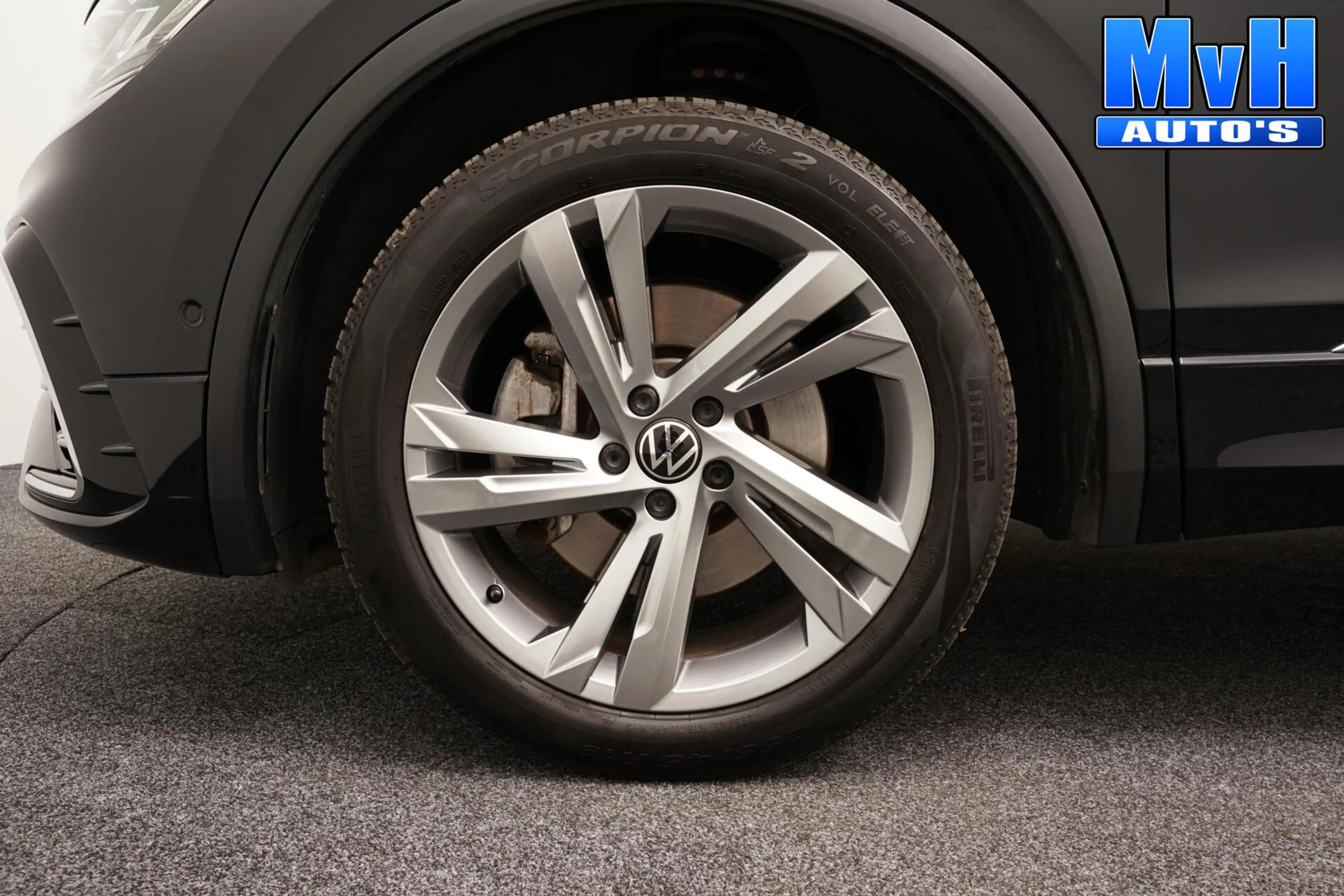 Volkswagen Tiguan 1.4 TSI PHEV R-Line|PANO|BOMVOL!|SOH.94% — photo 37
