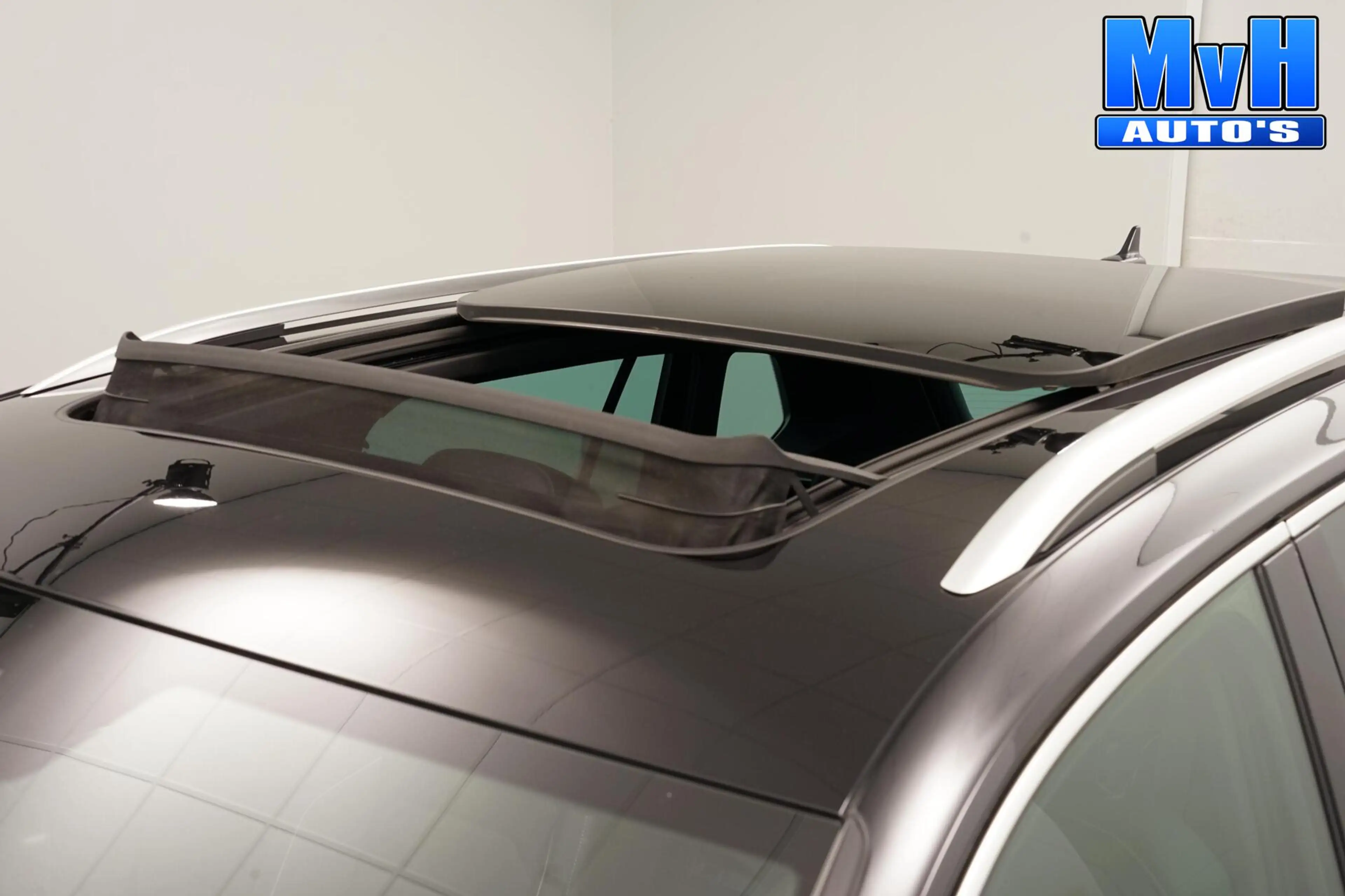 Volkswagen Tiguan 1.4 TSI PHEV R-Line|PANO|BOMVOL!|SOH.94% — photo 3
