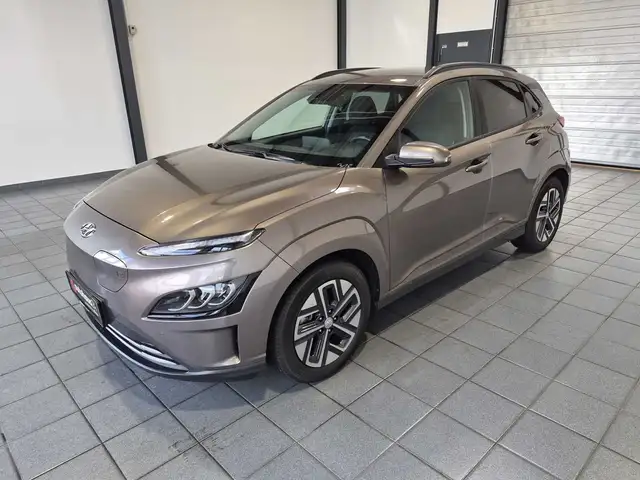 Hyundai Kona view 3