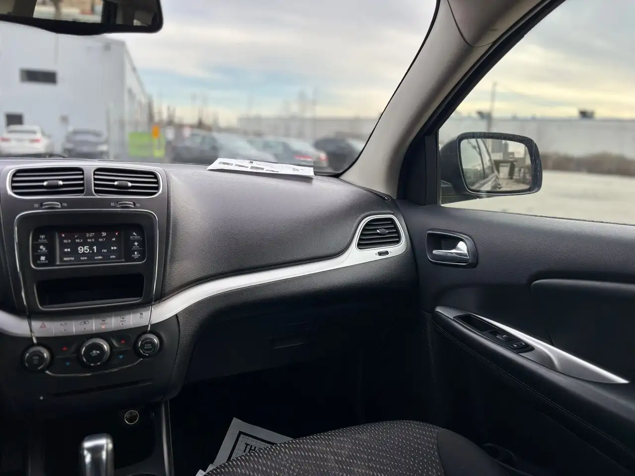 Dodge Journey снимка Dodge Journey