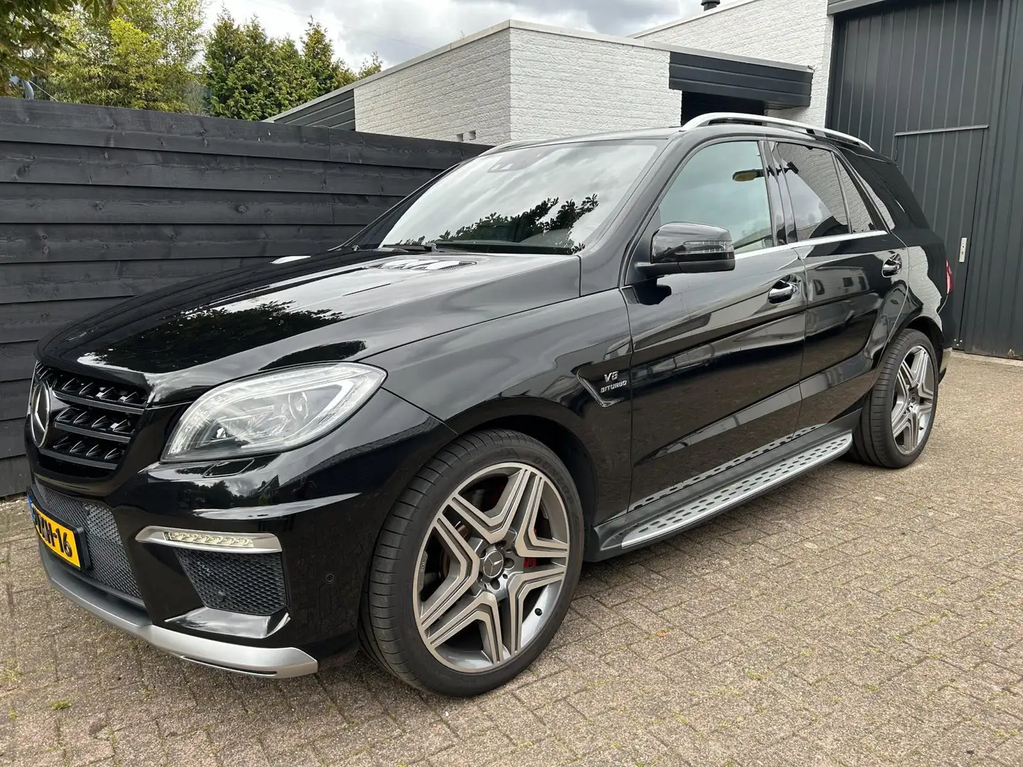 Mercedes-Benz ML 63 AMG BRABUS B63 S Zwart - 1