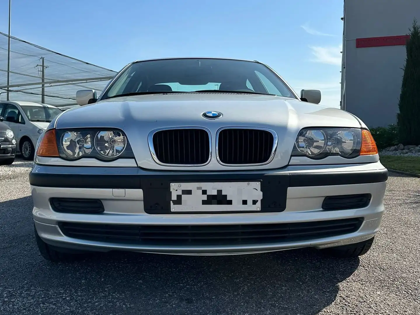 BMW 318 346L srebrna - 2