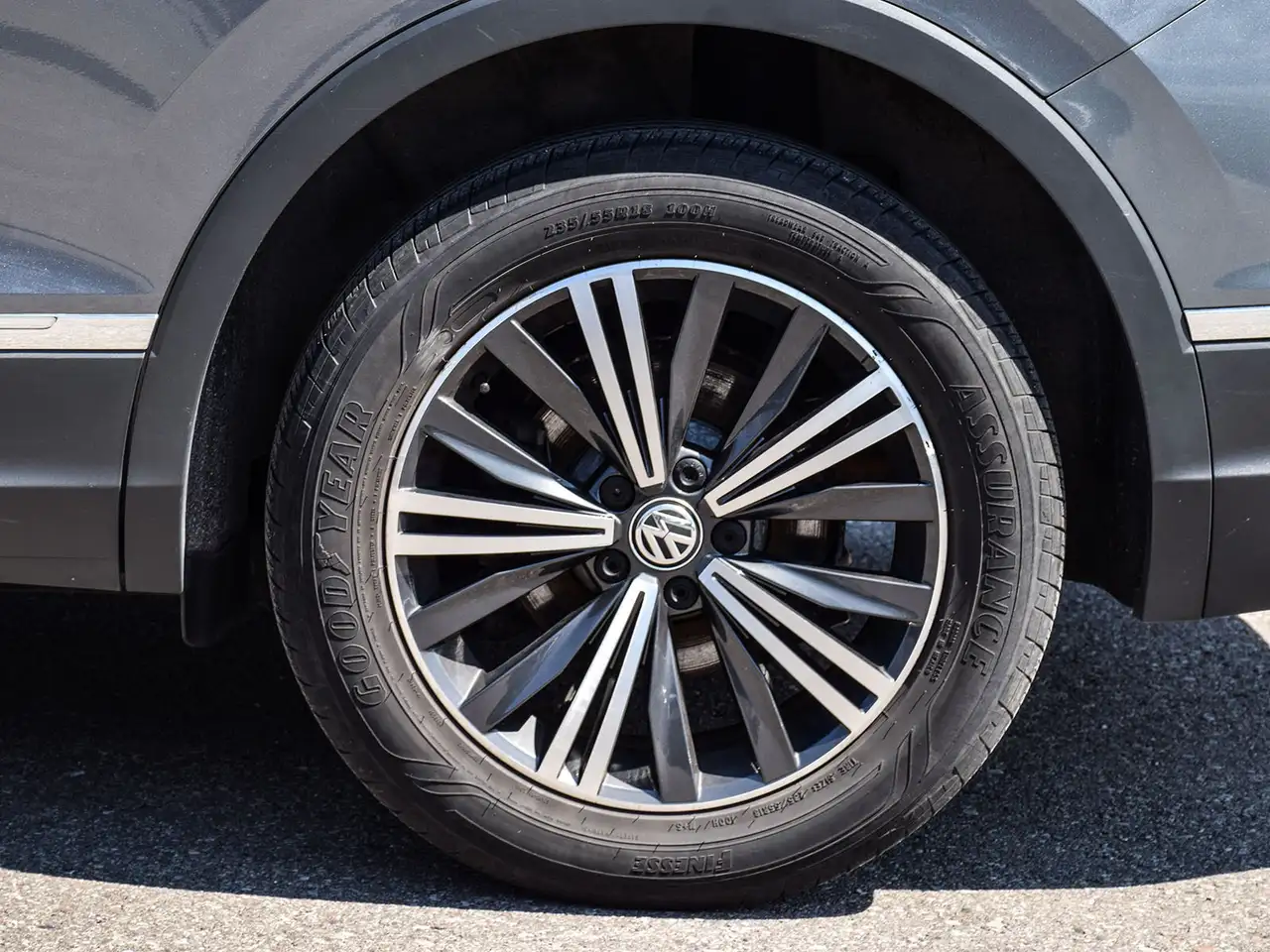 Volkswagen Tiguan снимка Volkswagen Tiguan