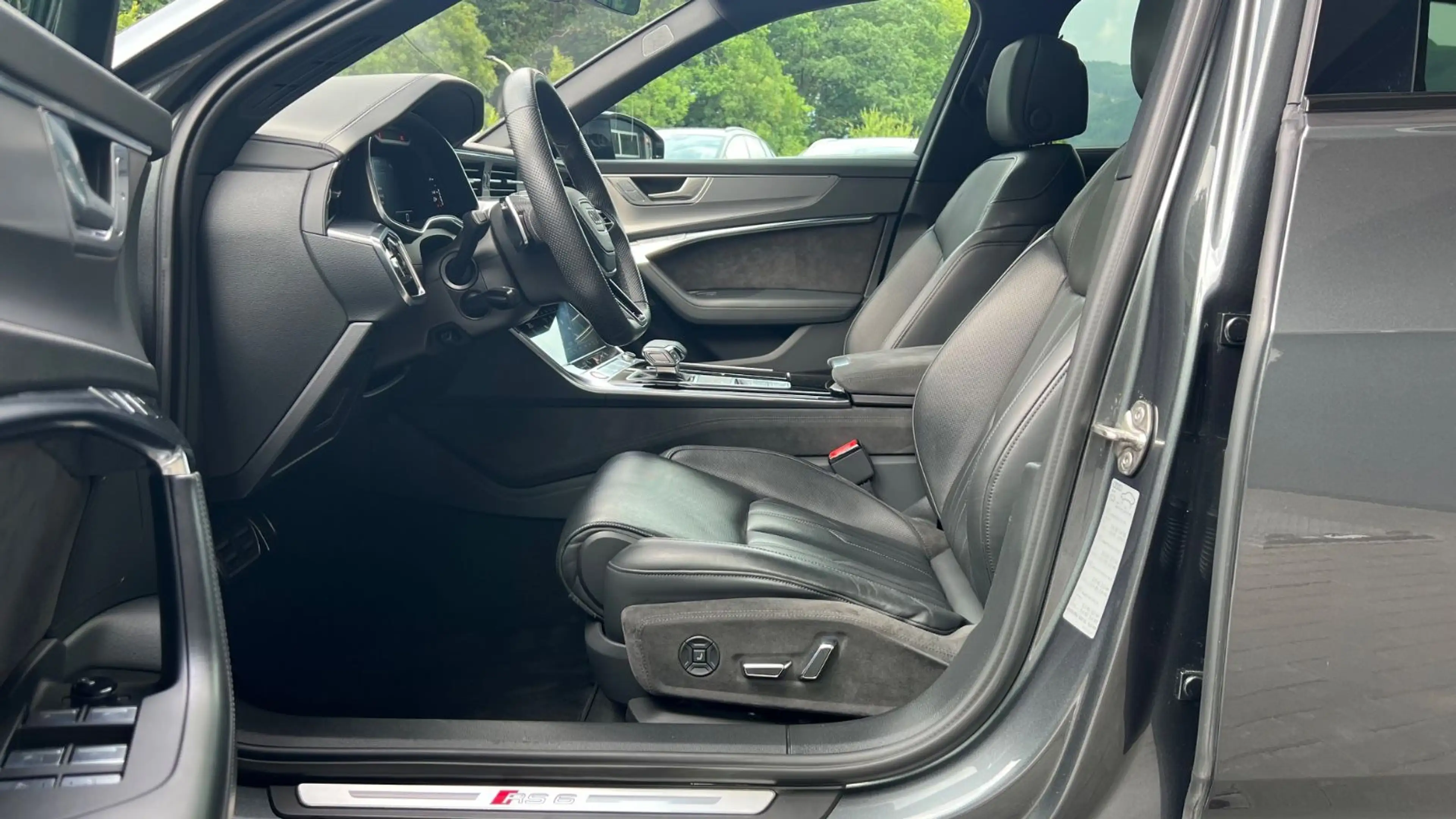Audi RS6 Avant dyn* Pano * Keramik * B&O * HUD * Luft — photo 10
