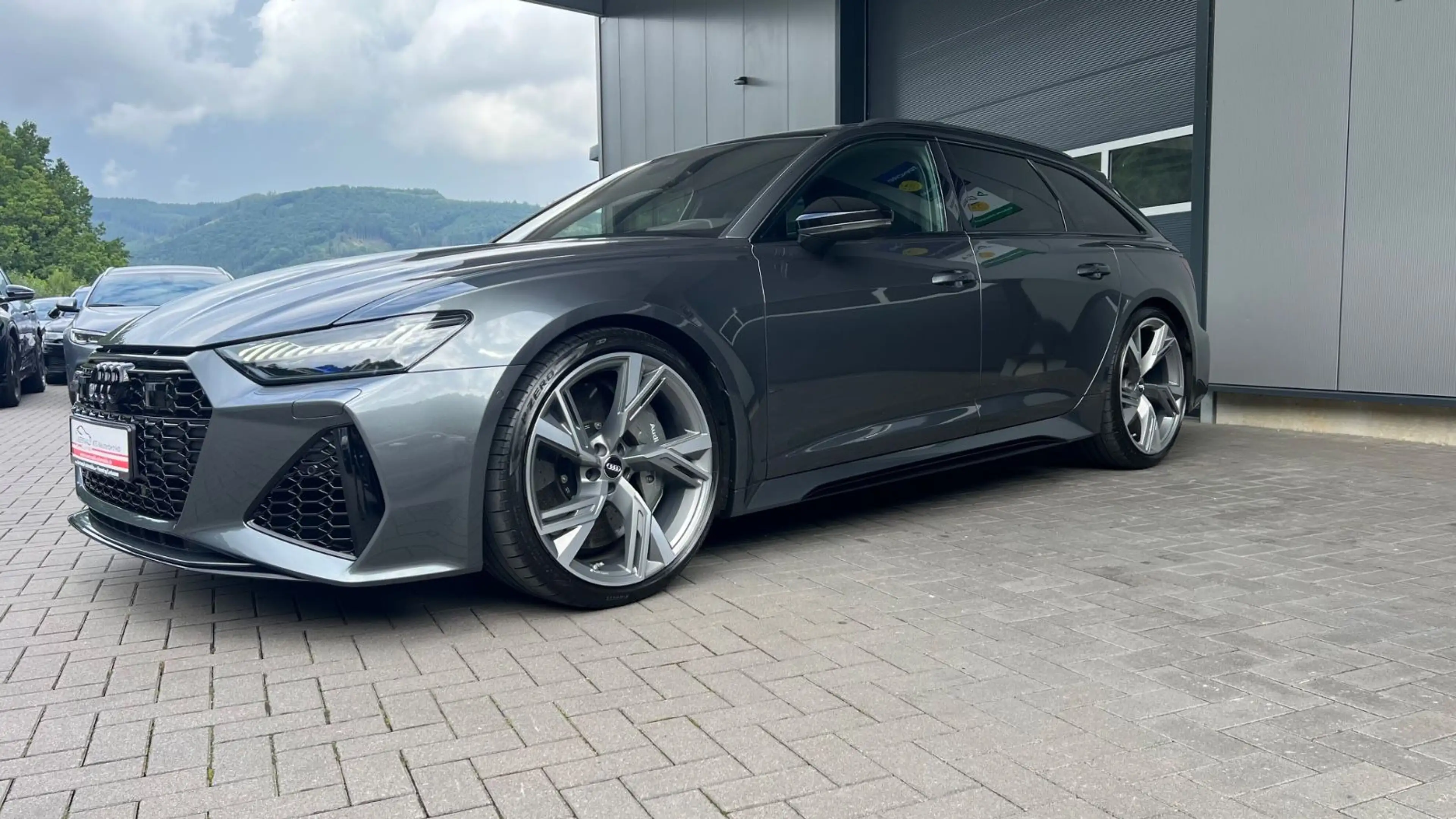 Audi RS6 Avant dyn* Pano * Keramik * B&O * HUD * Luft — photo 2