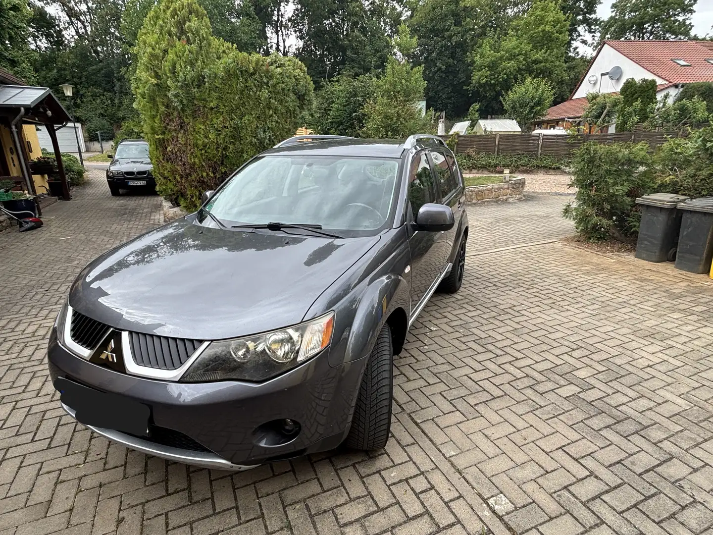 Mitsubishi Outlander Outlander 2.0 DI-D 4WDInvite Grau - 2