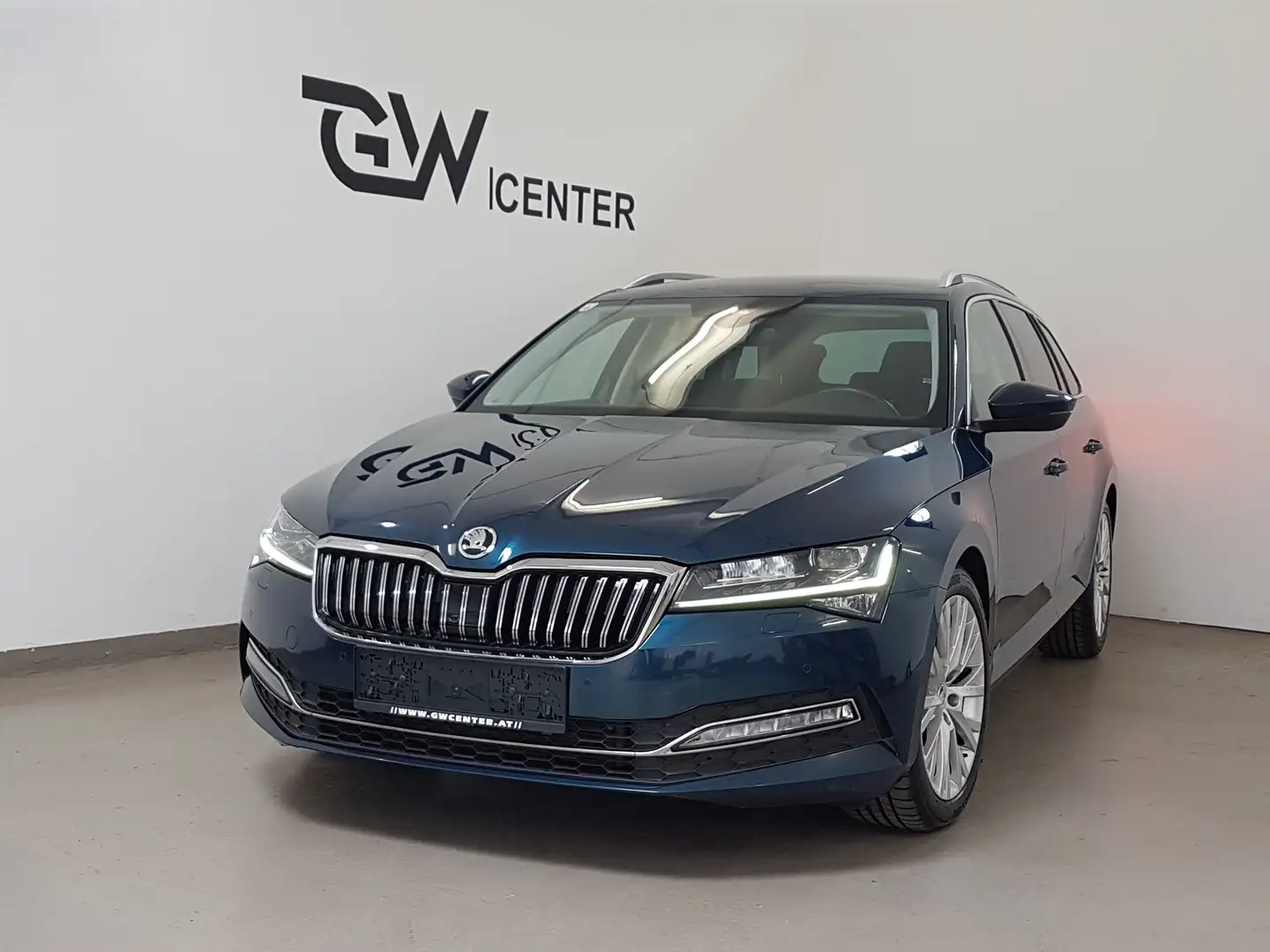 Skoda Superb Combi 2,0 TDI DSG Style Facelift Virtual Matrix Bleu - 1