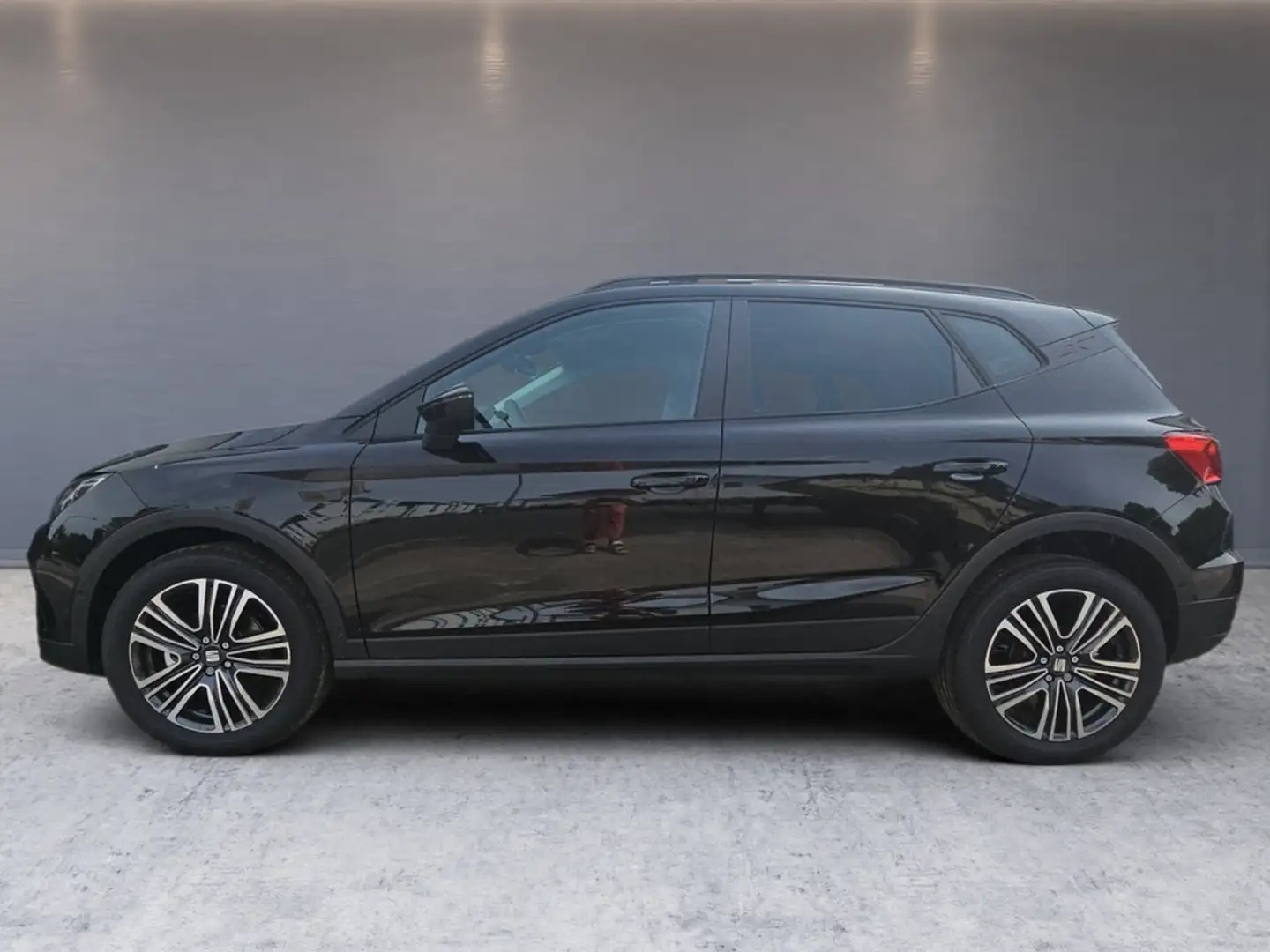 SEAT Arona 1.0 TSI Road Edition DSG LED KAMERA SHZ Schwarz - 2