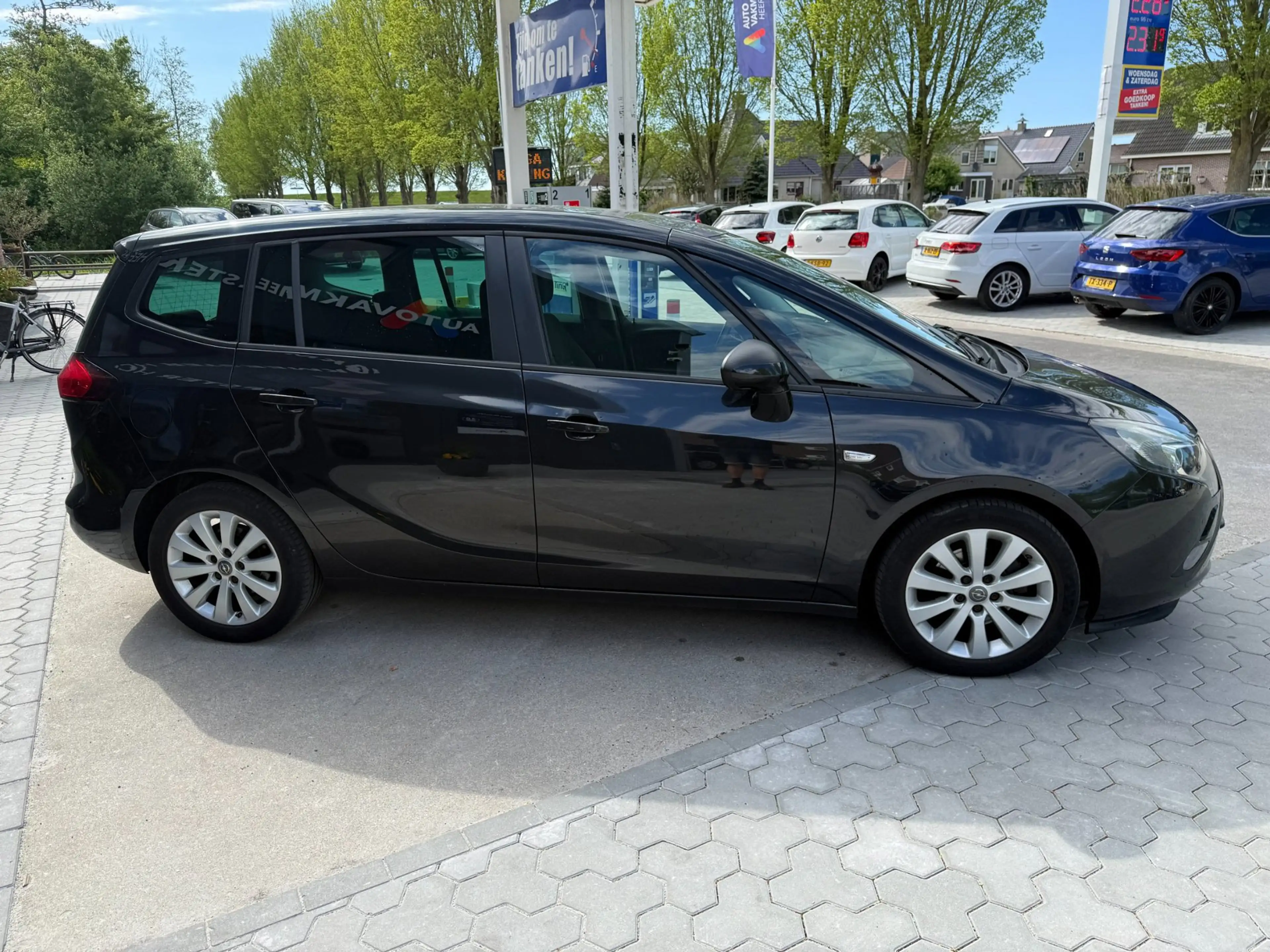 Opel Zafira Tourer 1.4 Cosmo 7p. — photo 4