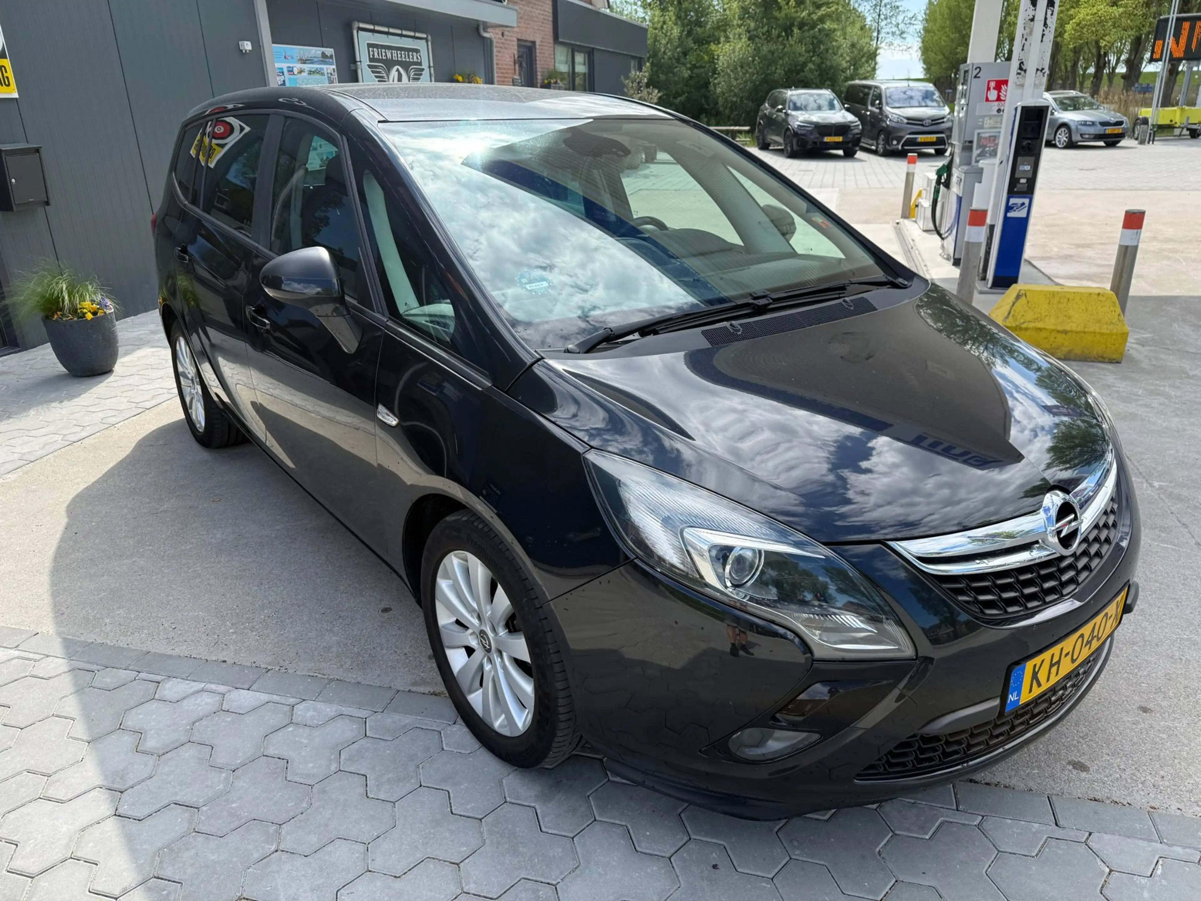 Opel Zafira Tourer 1.4 Cosmo 7p. — photo 3