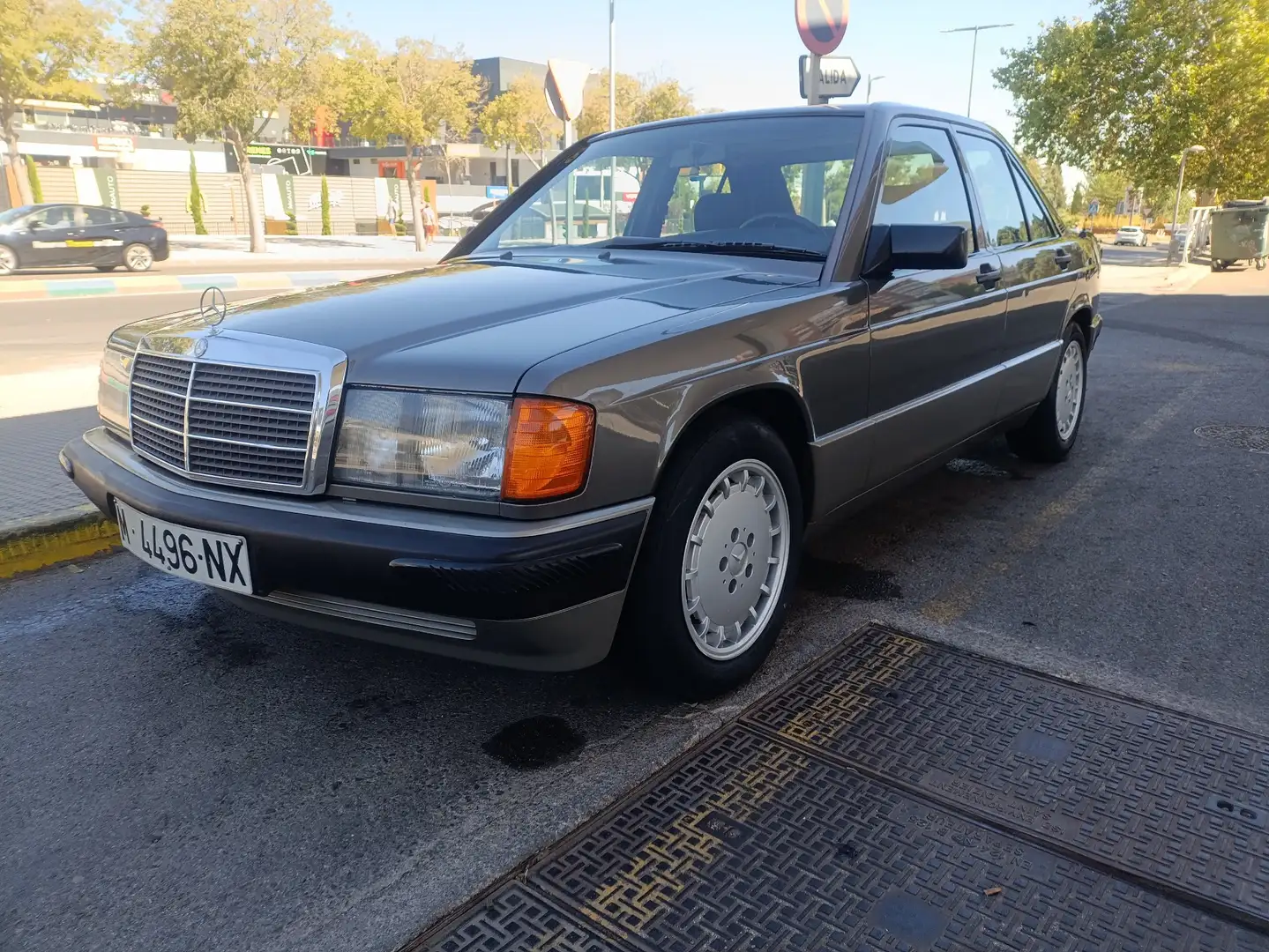 Mercedes-Benz 190 190E 2.0 - 1