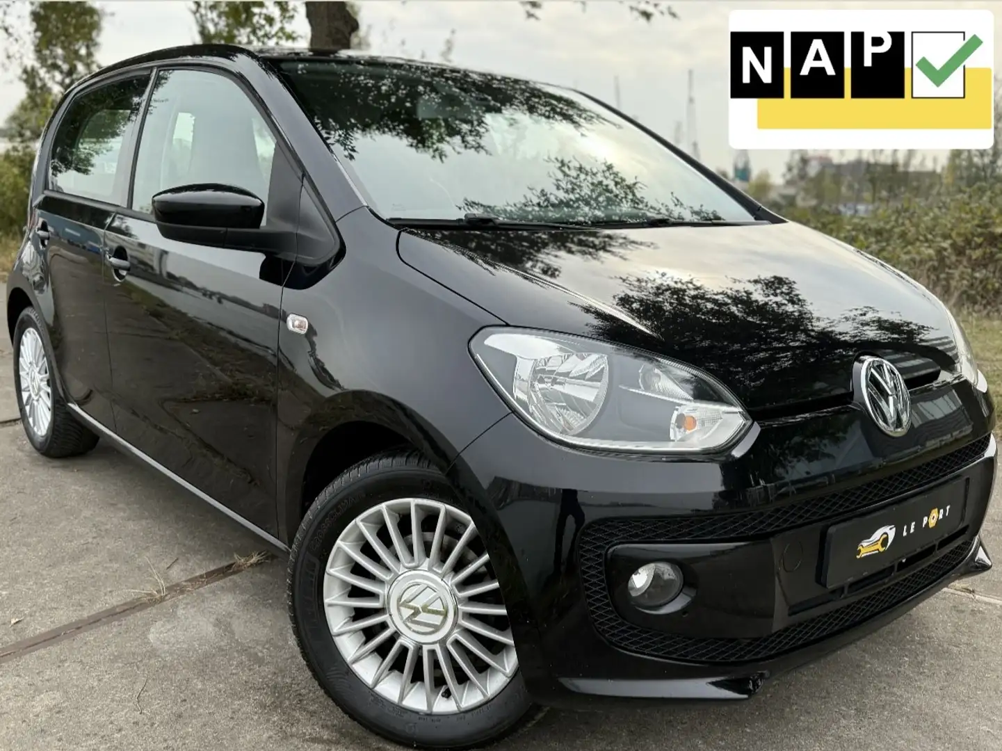 Volkswagen up! High Up! | 1.0 | 2013 | 5DRS | 1 EIG - 1