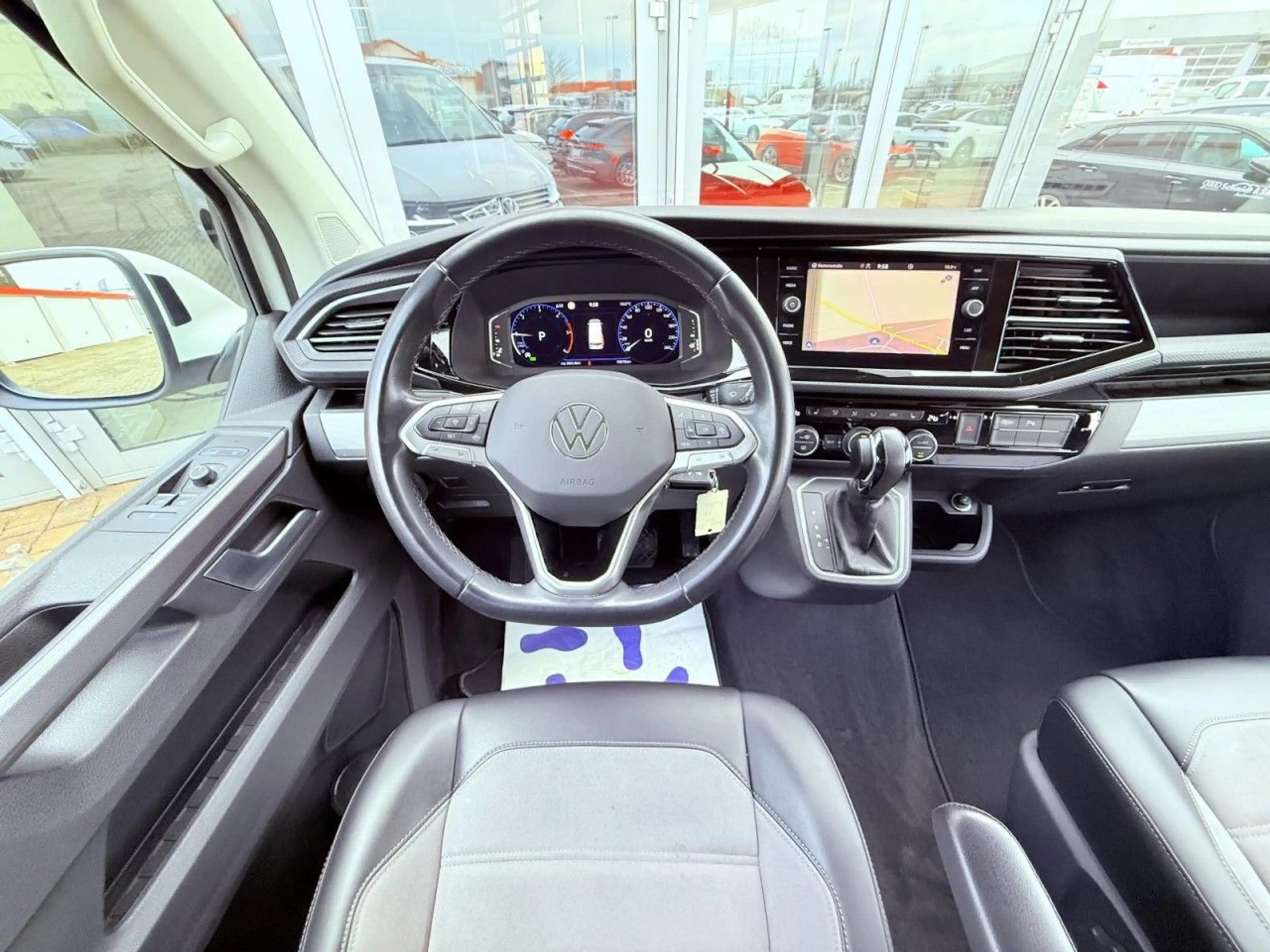 Volkswagen T6.1 Multivan Generation Six 2.0 TDI DSG STHZ Klima Navi — photo 10