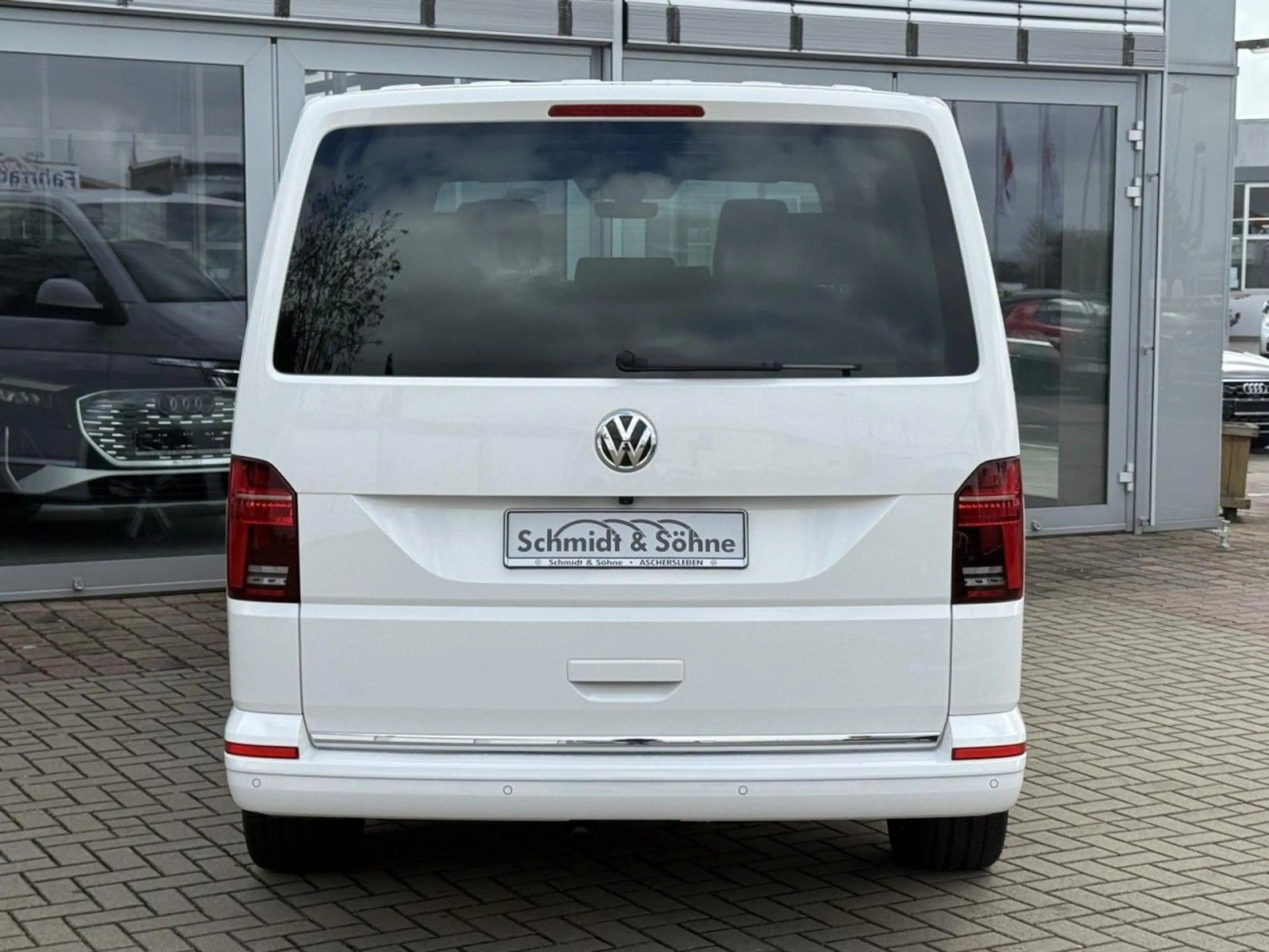 Volkswagen T6.1 Multivan Generation Six 2.0 TDI DSG STHZ Klima Navi — photo 7