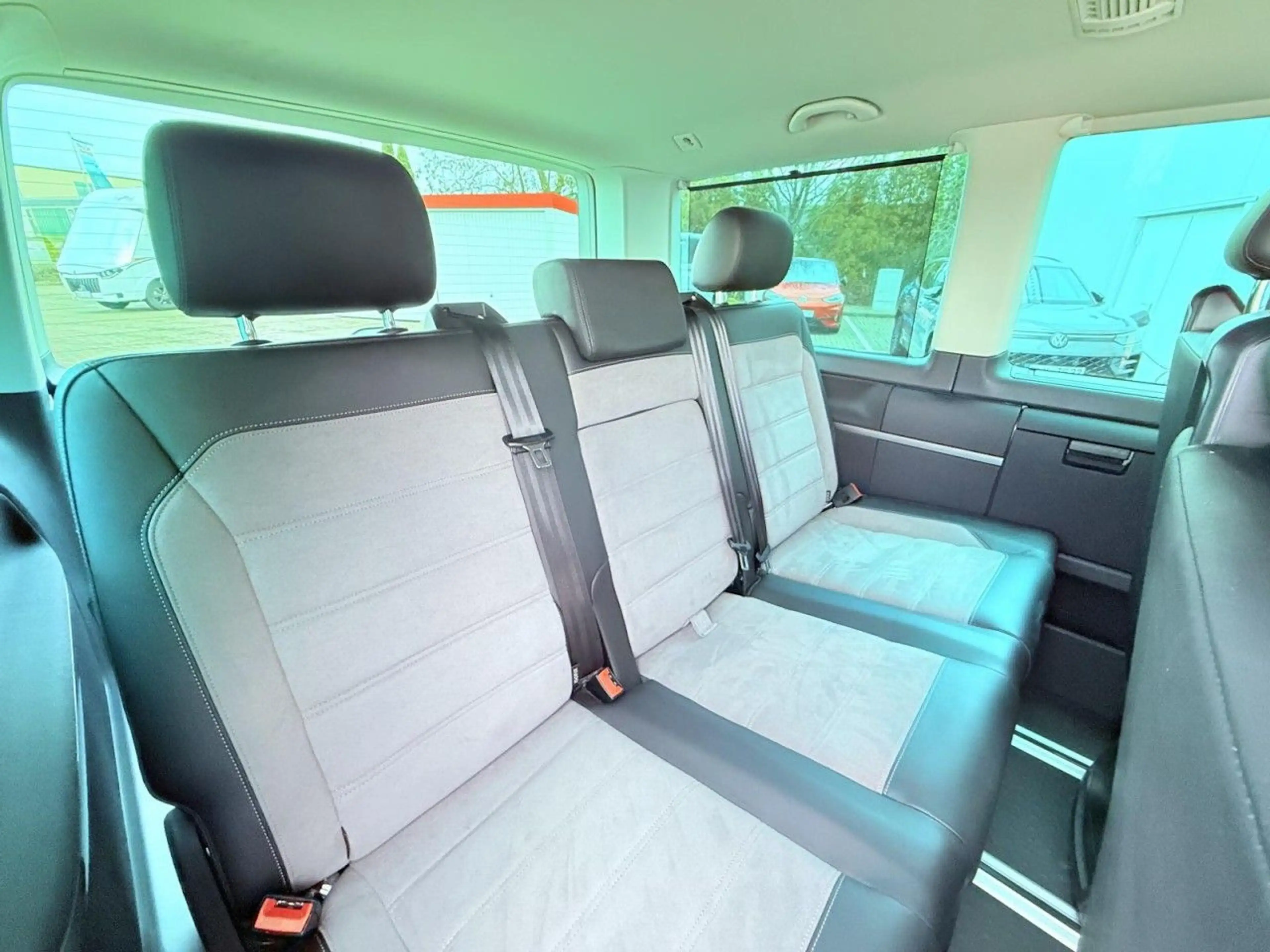 Volkswagen T6.1 Multivan Generation Six 2.0 TDI DSG STHZ Klima Navi — photo 15