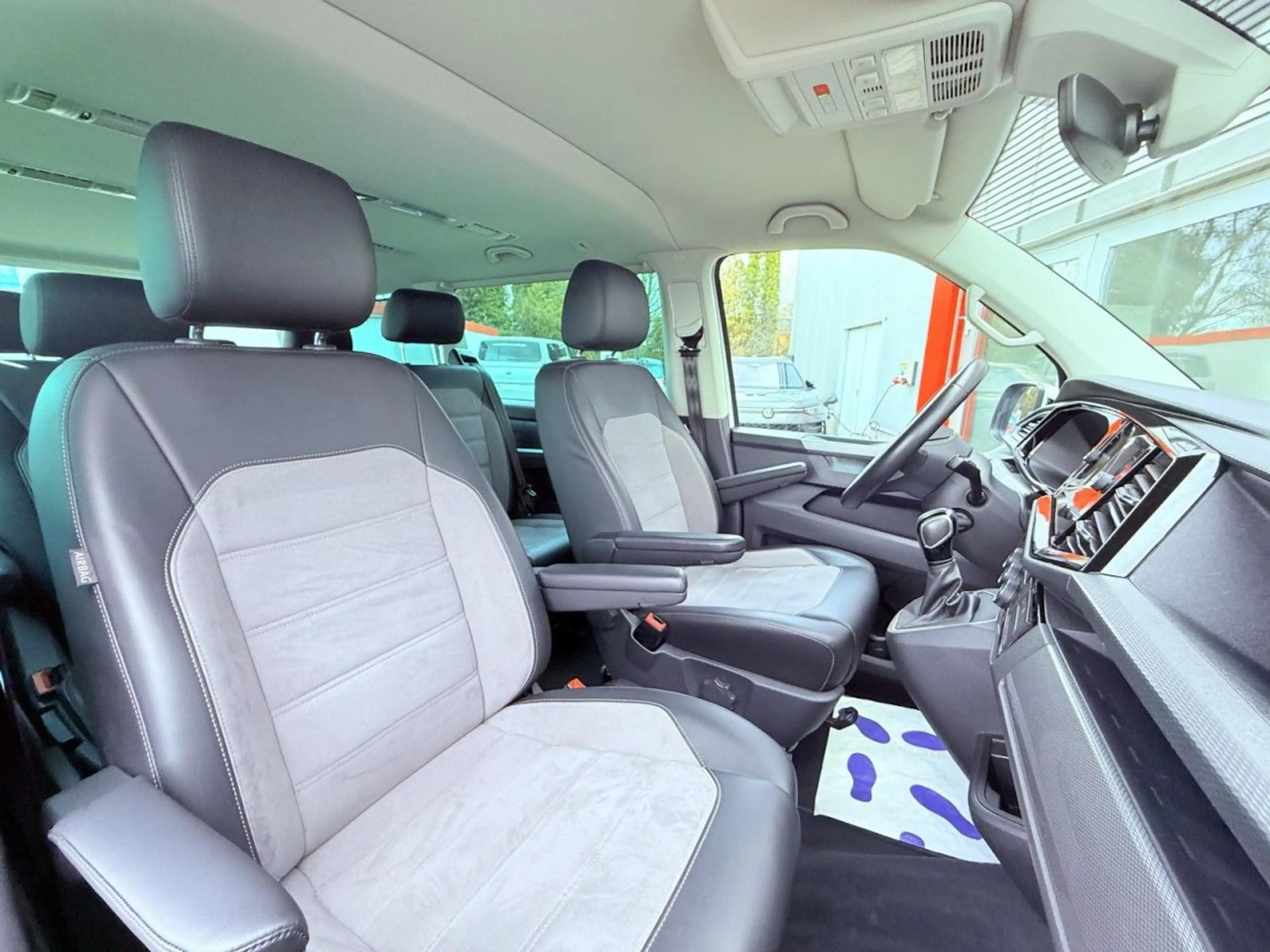 Volkswagen T6.1 Multivan Generation Six 2.0 TDI DSG STHZ Klima Navi — photo 8