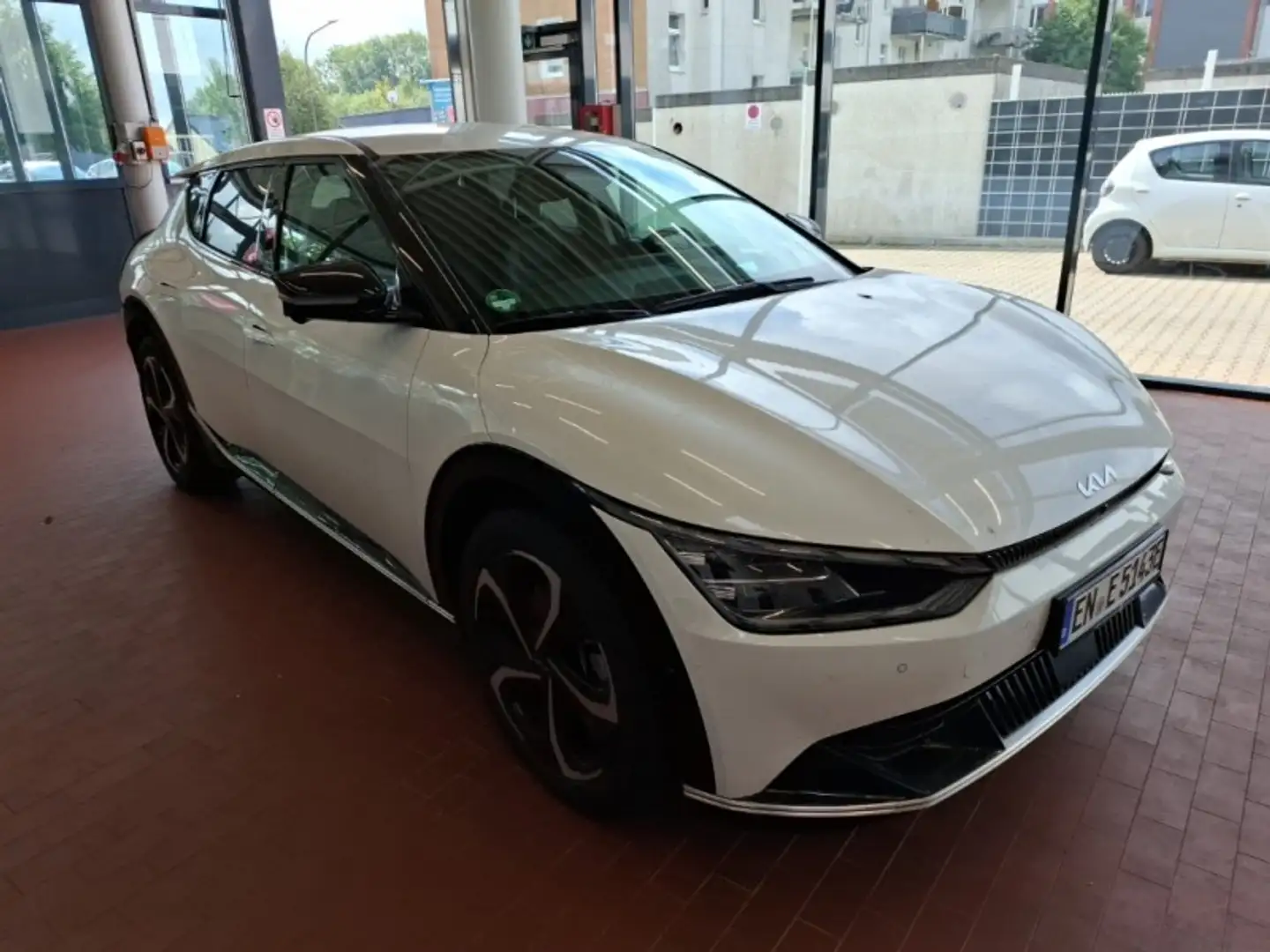 Kia EV6 Wärmepumpe Leder Navi NSCC HUD R.Cam SHZ PDC Weiß - 1