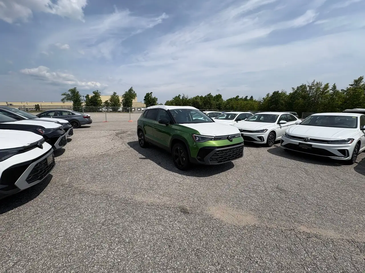 Volkswagen Taos снимка Volkswagen Taos