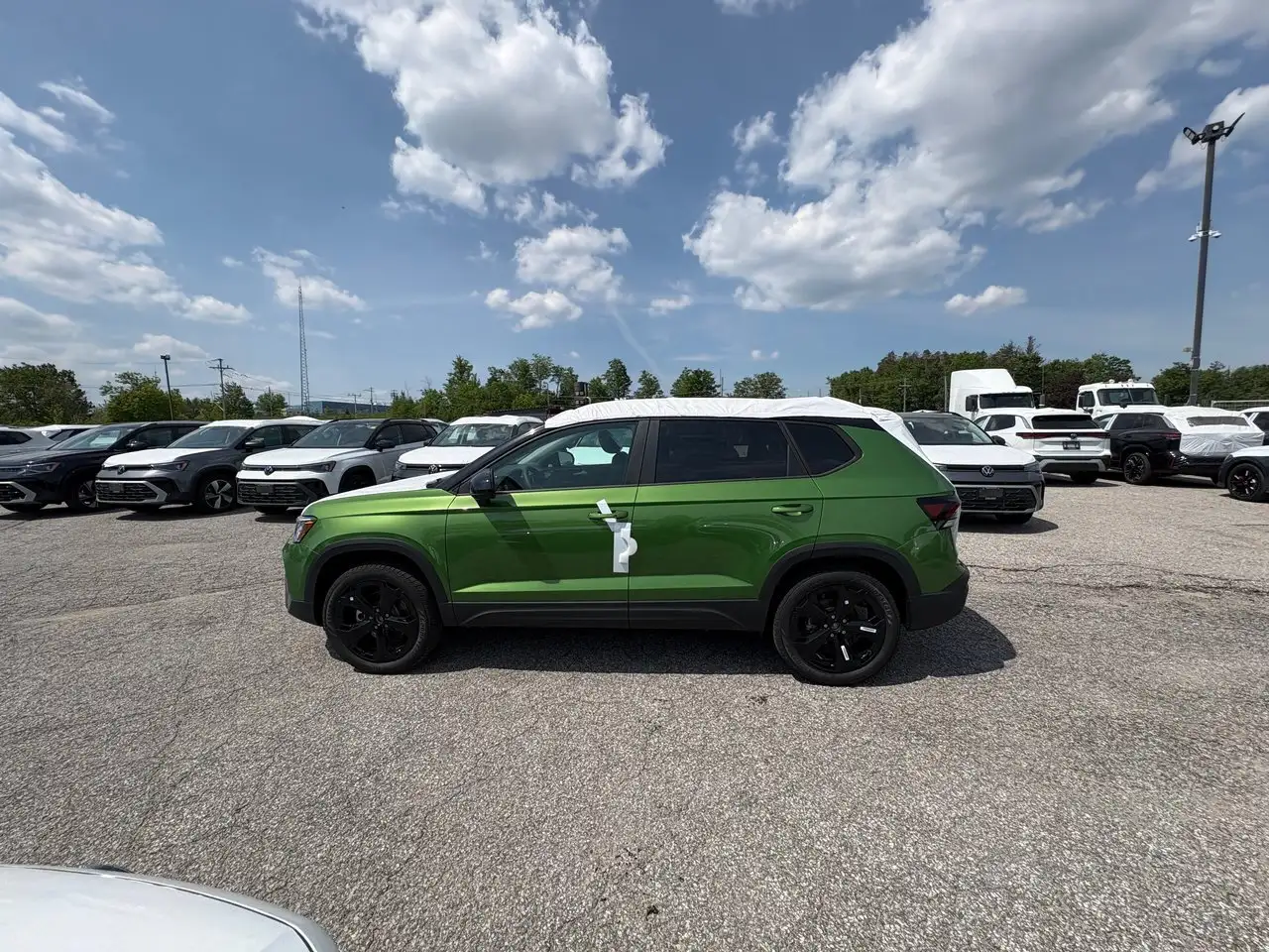 Volkswagen Taos снимка Volkswagen Taos