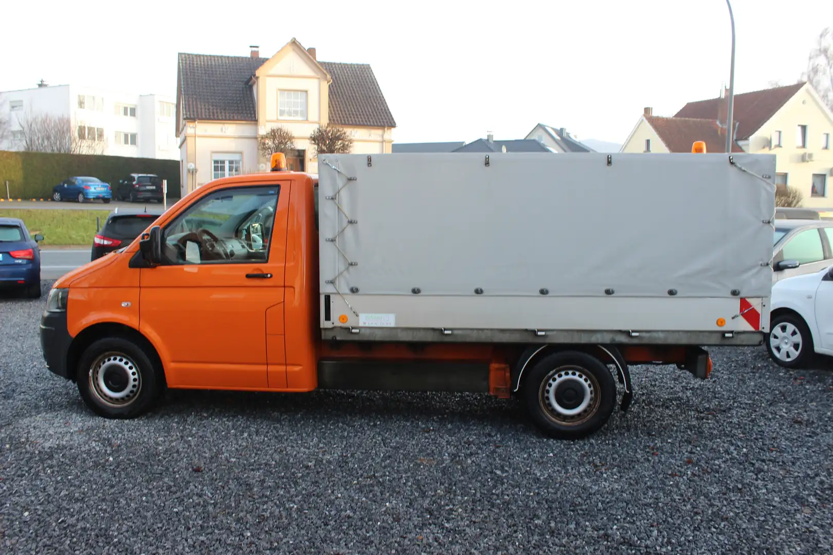 Volkswagen T5 Transporter Pritsche Tieflader Plane*1-Hand*AHK* Orange - 2