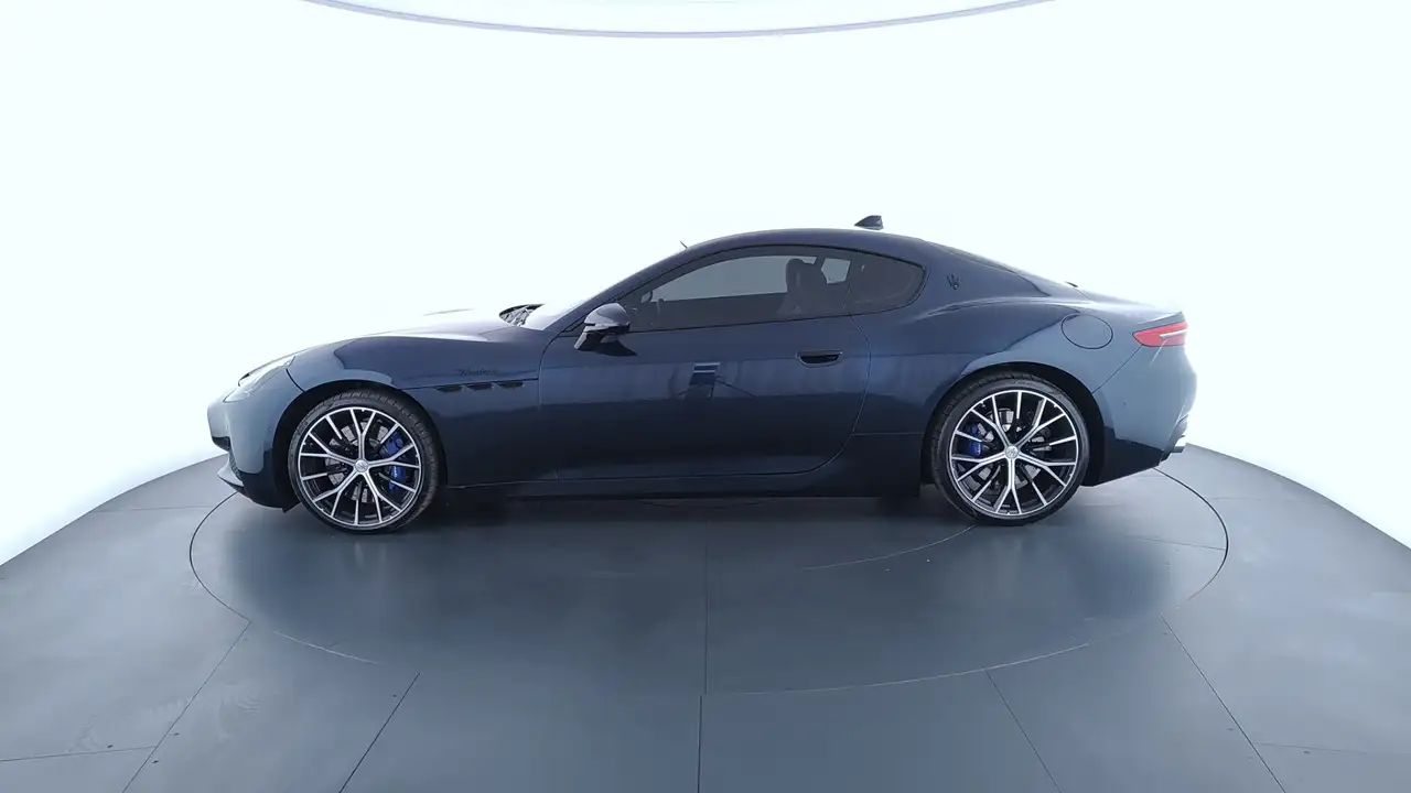 Maserati GranTurismo 2024 — фото 8