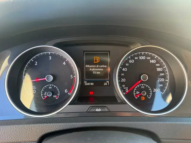 Volkswagen Golf view 4