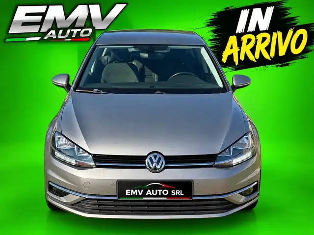 Volkswagen Golf view 2