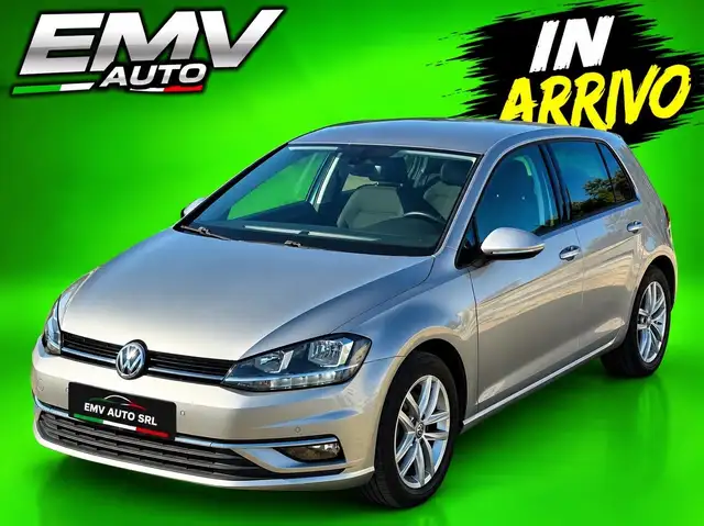 Volkswagen Golf view 3