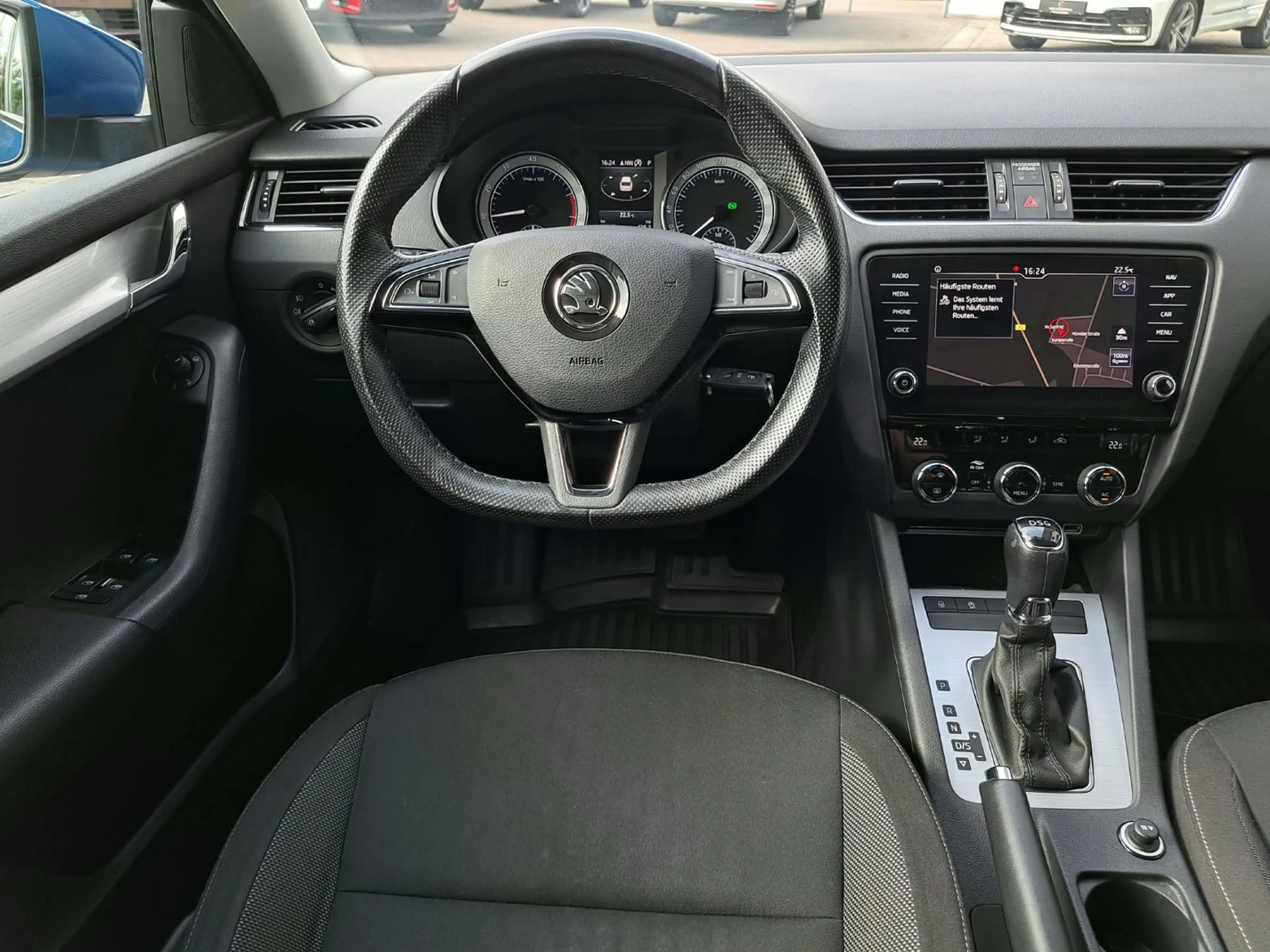 Skoda Octavia 1.0 TSI DSG *APP*NAVI*PDC*ALU*2-ZONEN KLIMAUTOMAT — photo 12