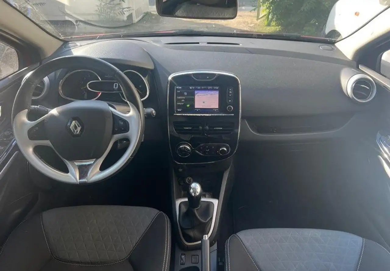 Renault Clio Citadine 5 portes — photo 5