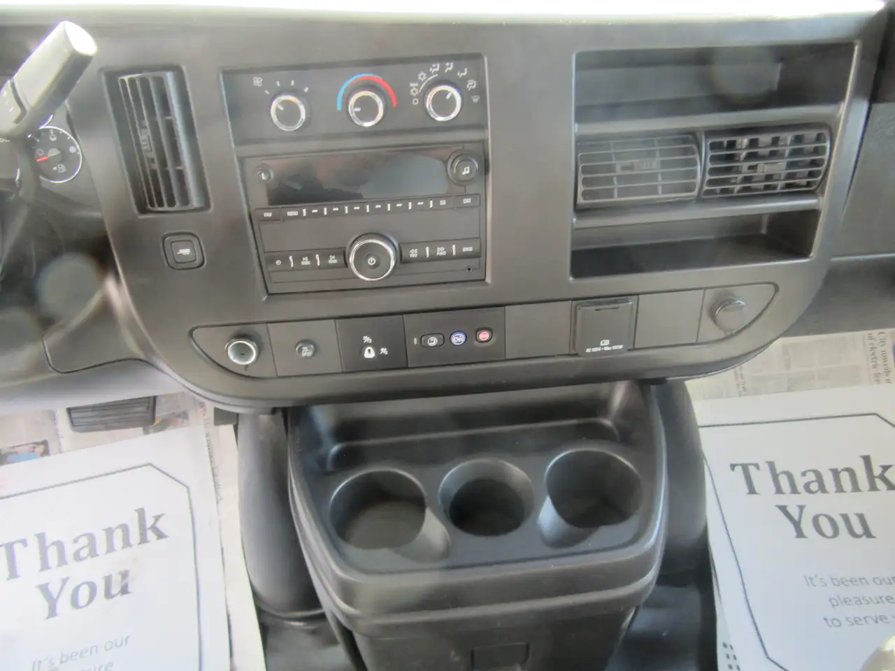GMC Savana снимка GMC Savana