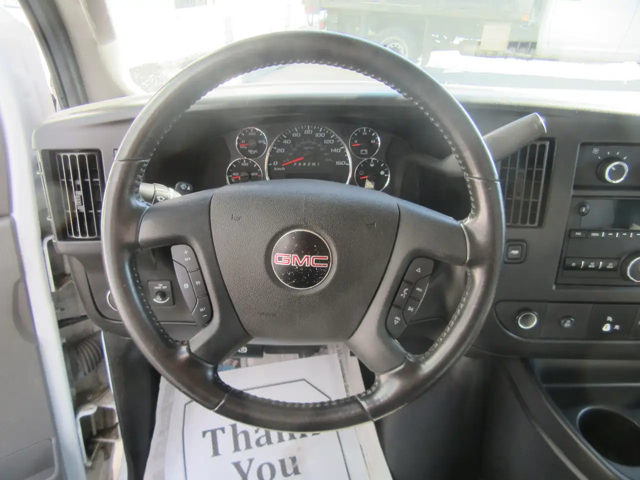 GMC Savana снимка GMC Savana