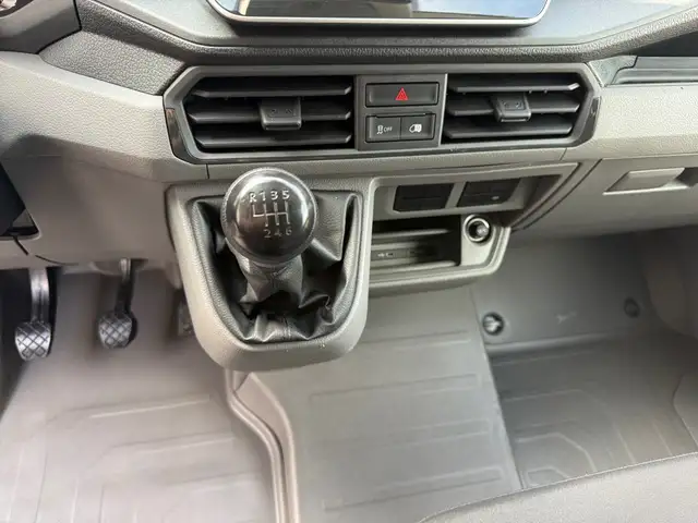 Volkswagen Crafter view 9