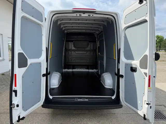 Volkswagen Crafter view 14