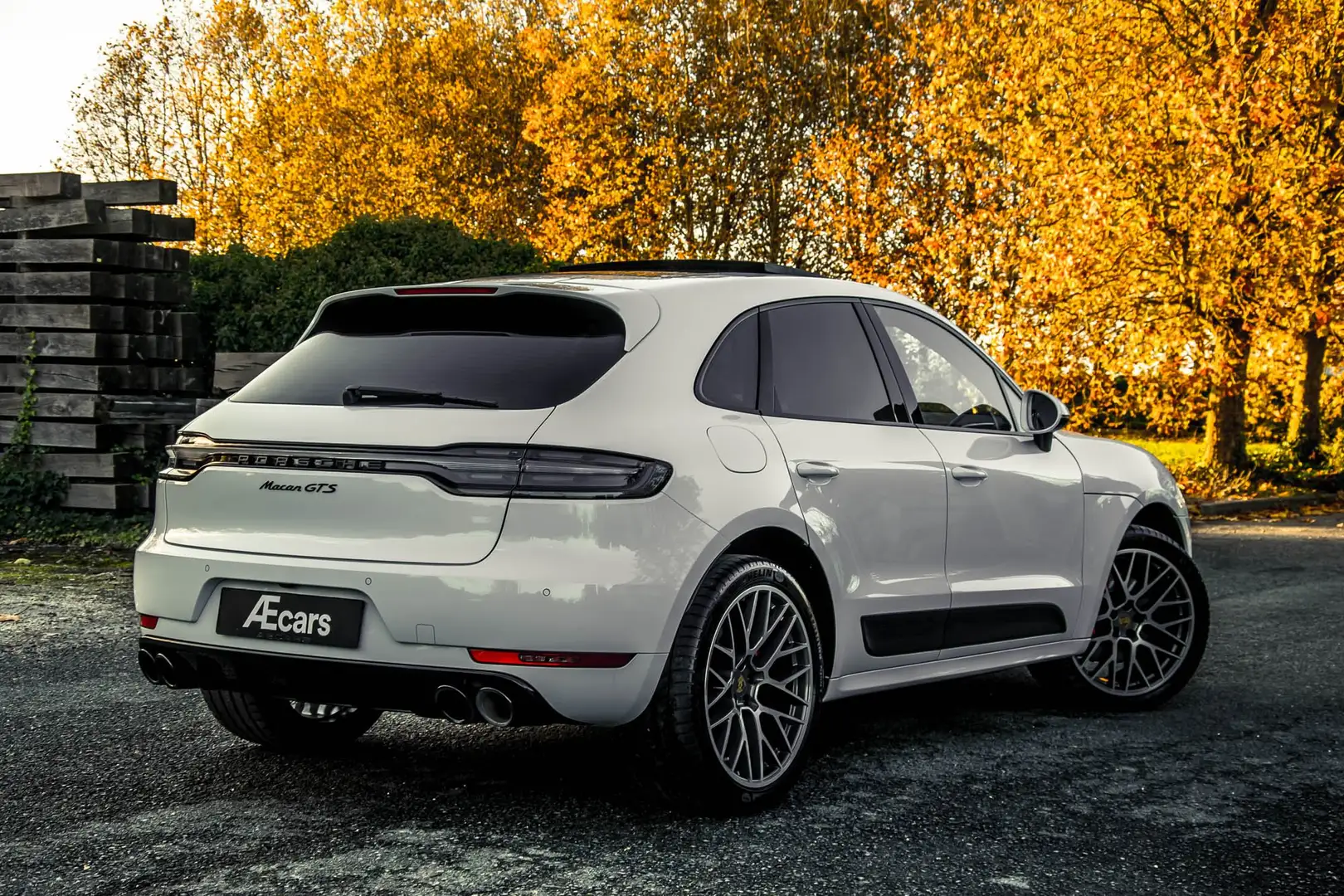 Porsche Macan GTS / PDK / SPORT CHRONO / PANO ROOF / BOSE SOUND Weiß - 2