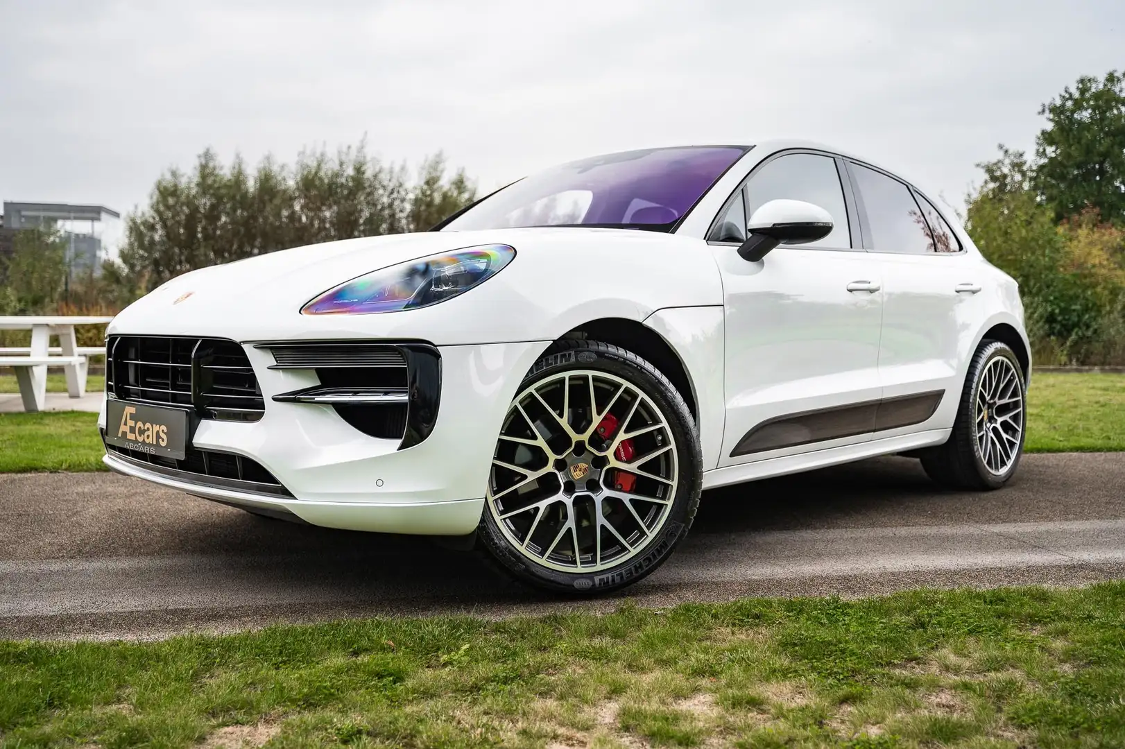 Porsche Macan GTS / PDK / SPORT CHRONO / PANO ROOF / BOSE SOUND Weiß - 2