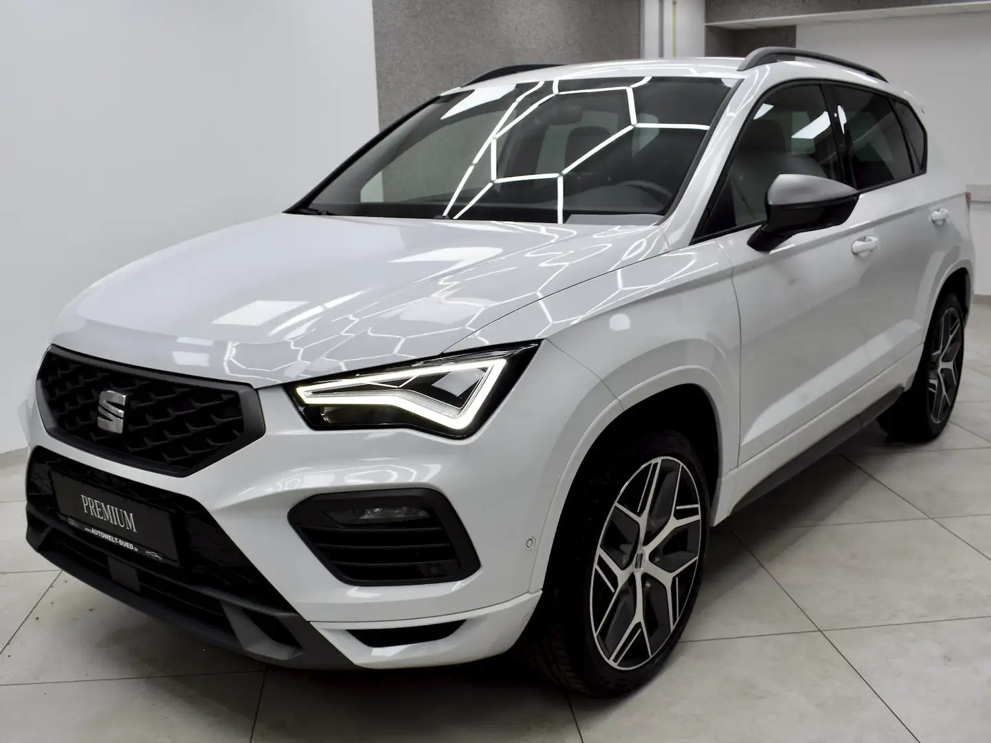 SEAT Ateca 1.5 TSI FR Line Sport Navi LED Beats 360° ElHeck Weiß - 2