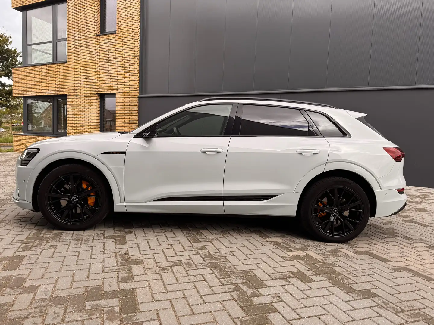Audi e-tron e-tron 55 q adv PL S Wit - 2