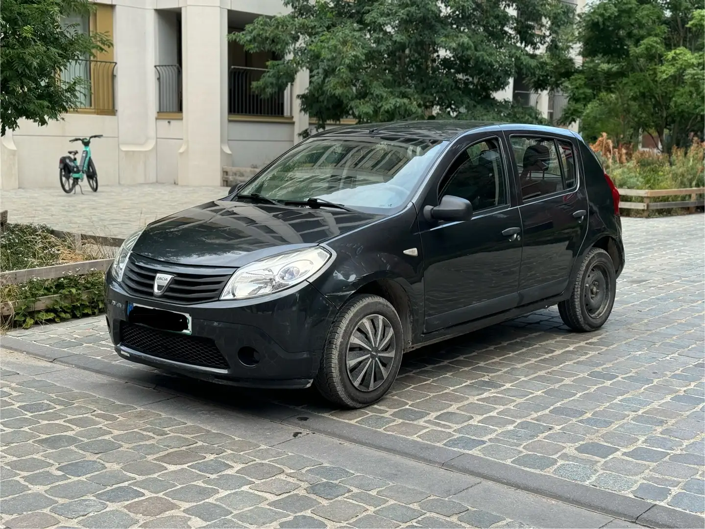 Dacia Sandero 1. 4 essence avec formulaire rose  CT ✅ - 1