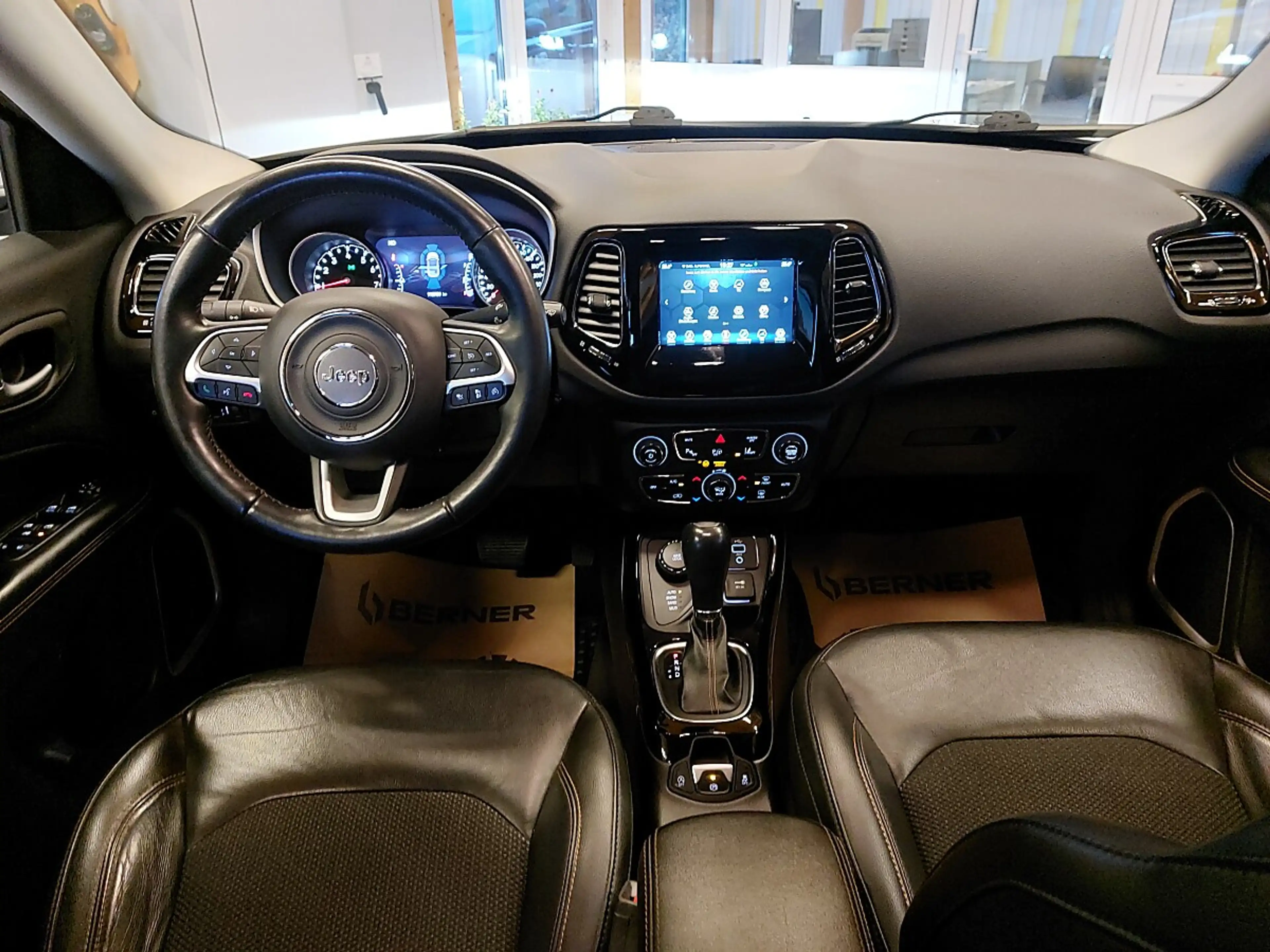 Jeep Compass 1,4 MultiAir2 AWD Limited Aut. — photo 10