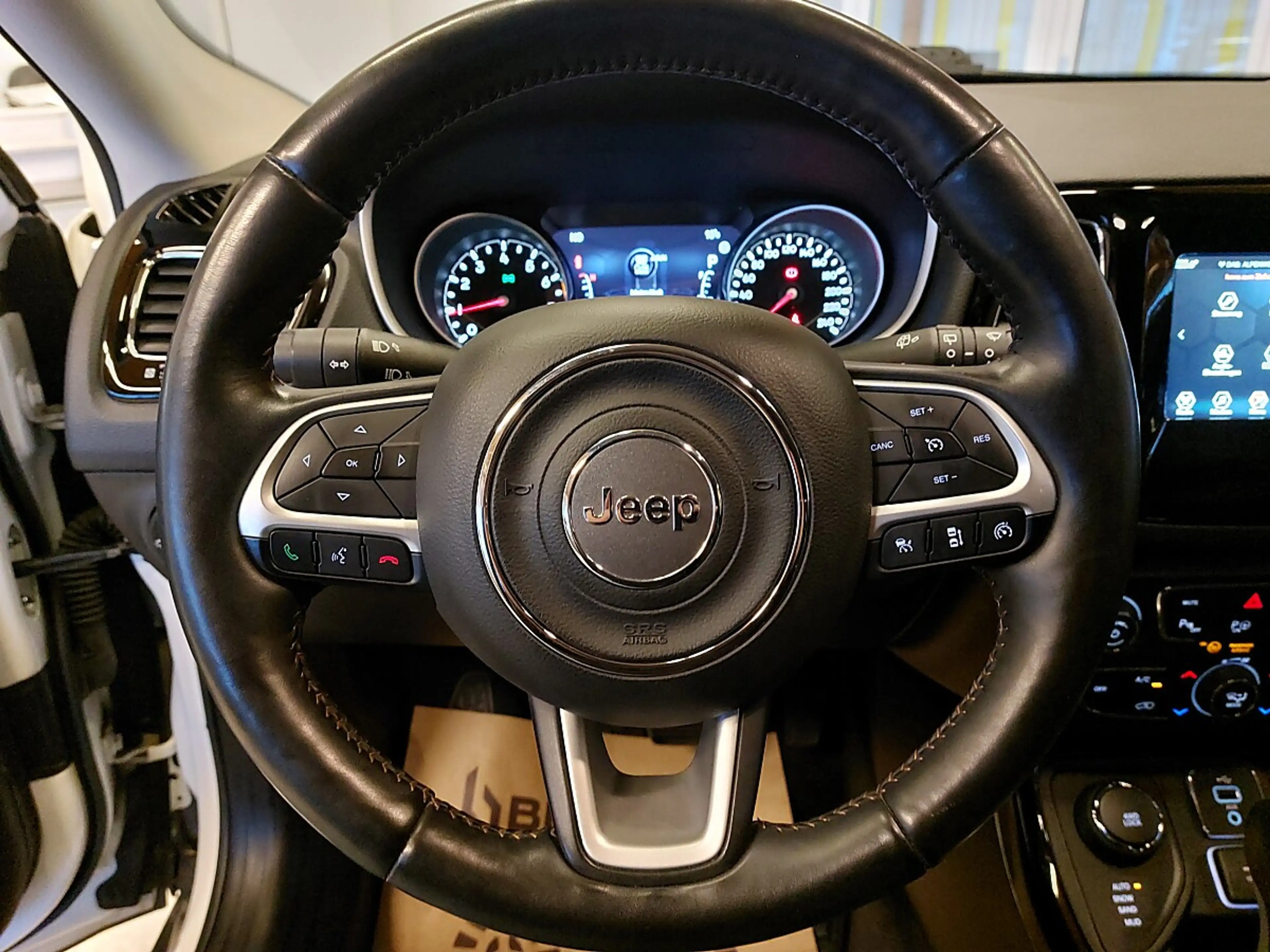 Jeep Compass 1,4 MultiAir2 AWD Limited Aut. — photo 15