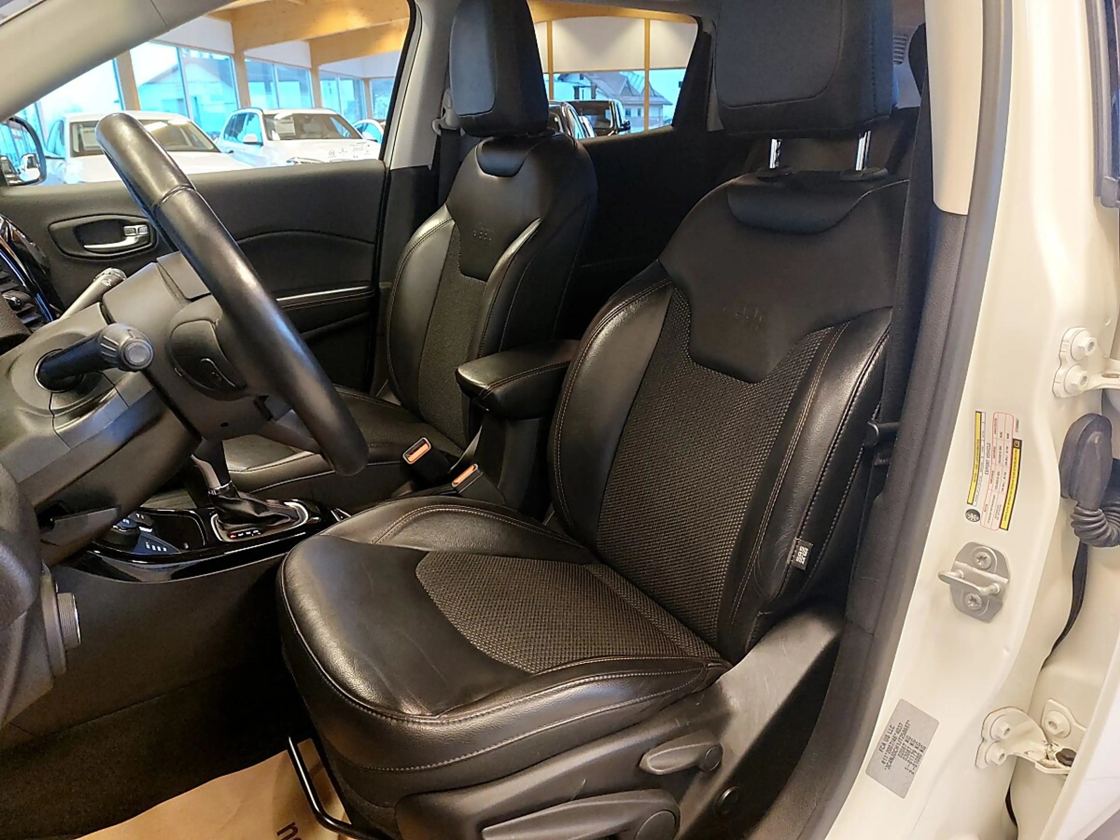 Jeep Compass 1,4 MultiAir2 AWD Limited Aut. — photo 13