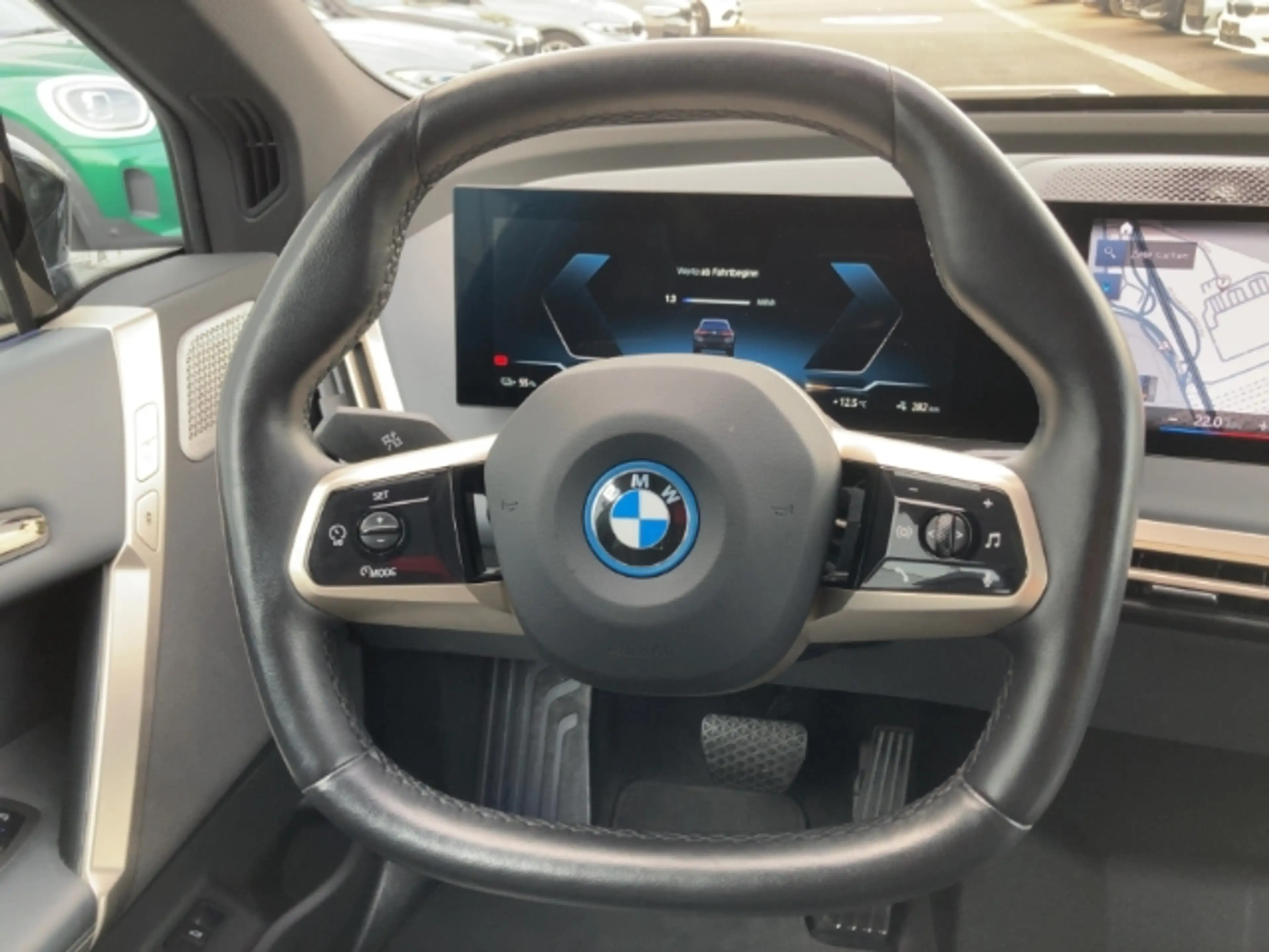 BMW iX xDrive 50 Luftfederung AHK-klappbar El. Panodach P — photo 9