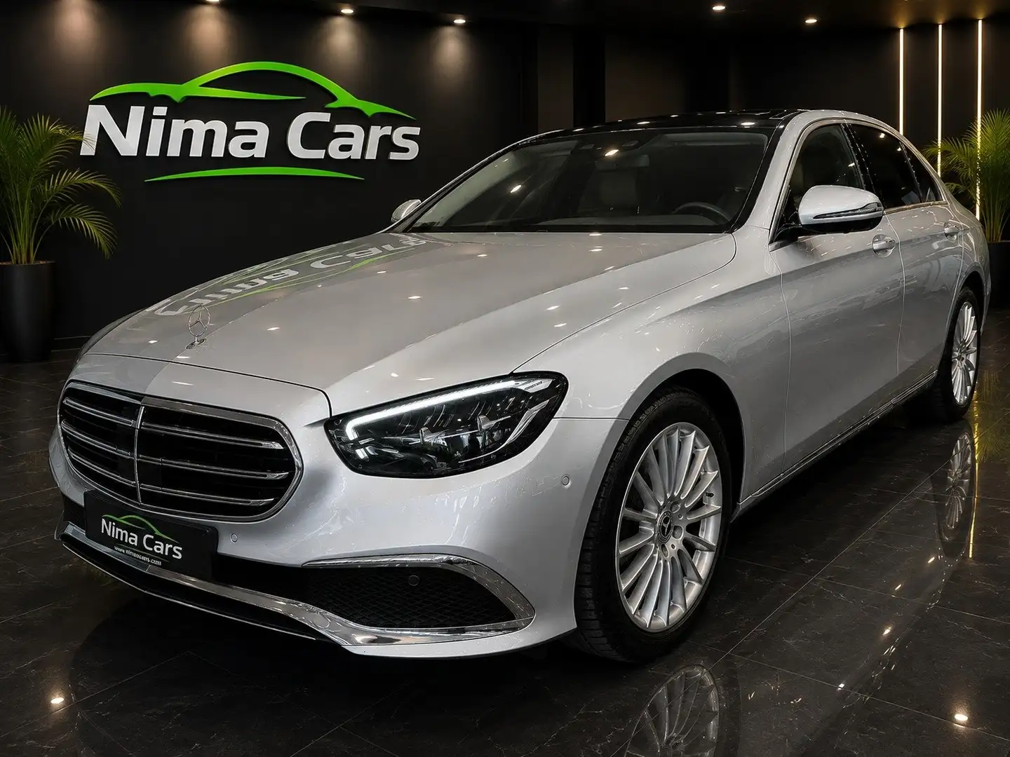 Mercedes-Benz E 220 E 220 d 4Matic (213.005) Grau - 1