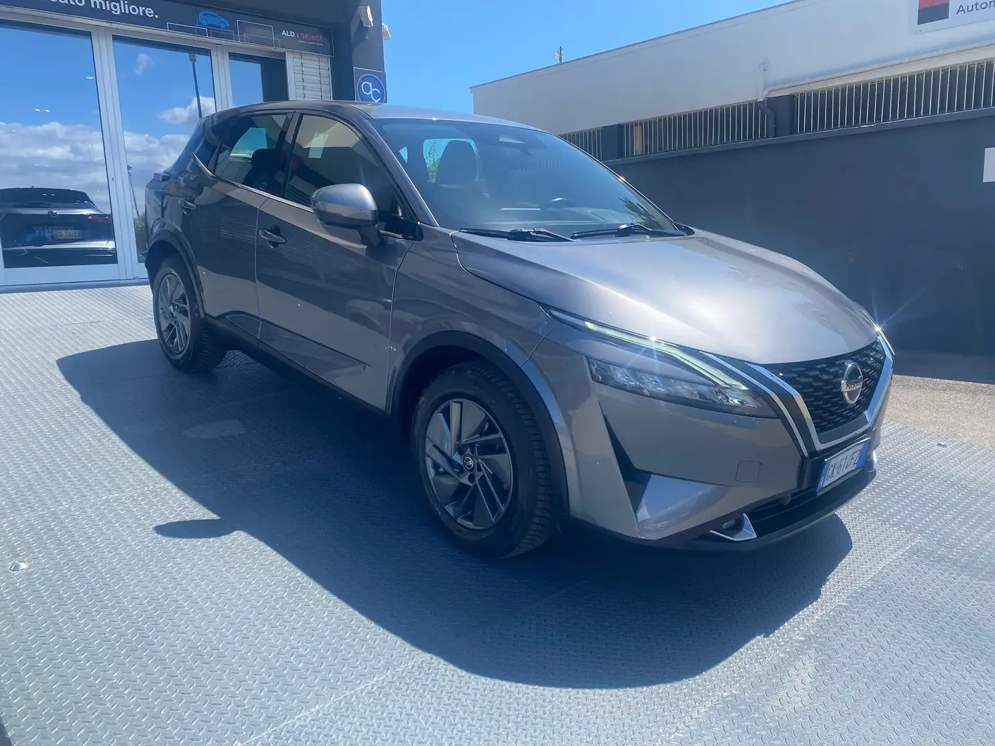 Nissan Qashqai III 2021 1.3 mhev Business 2wd 158cv xtronic Gris - 2