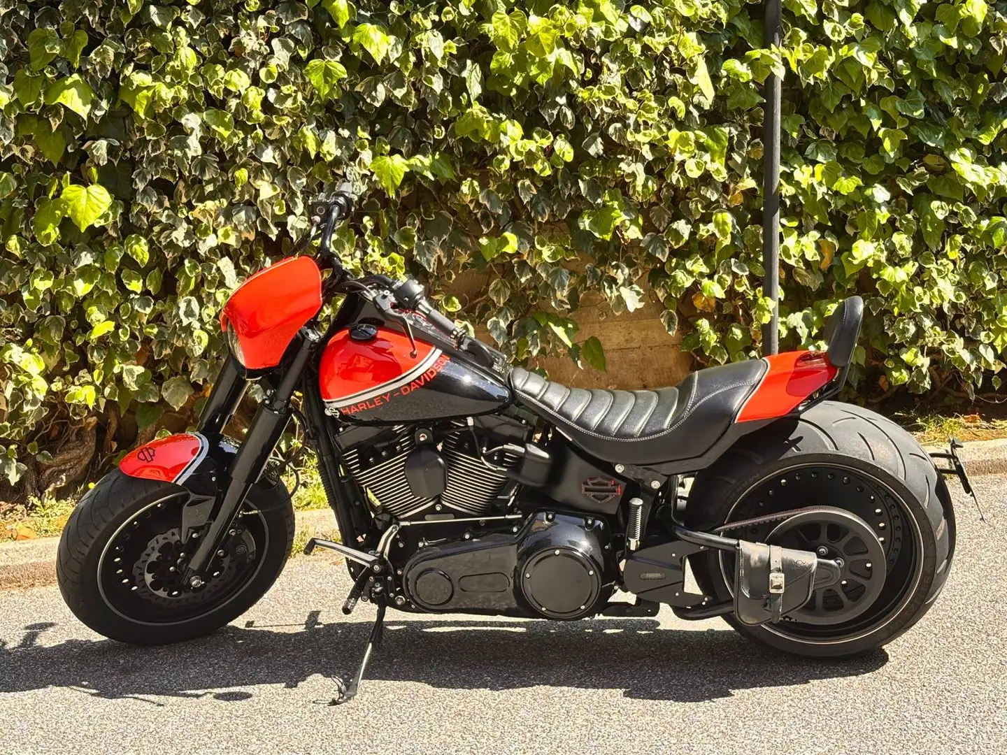 Harley-Davidson Breakout FLSTFB Červená - 1