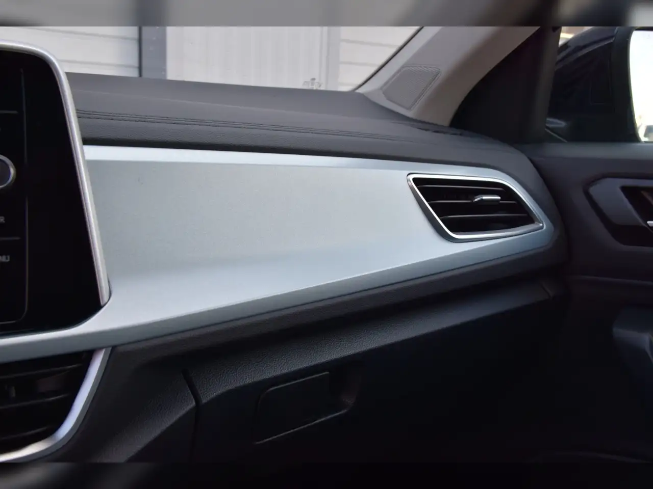 Volkswagen T-Roc TDI Goal DSG AHK - Navi 18